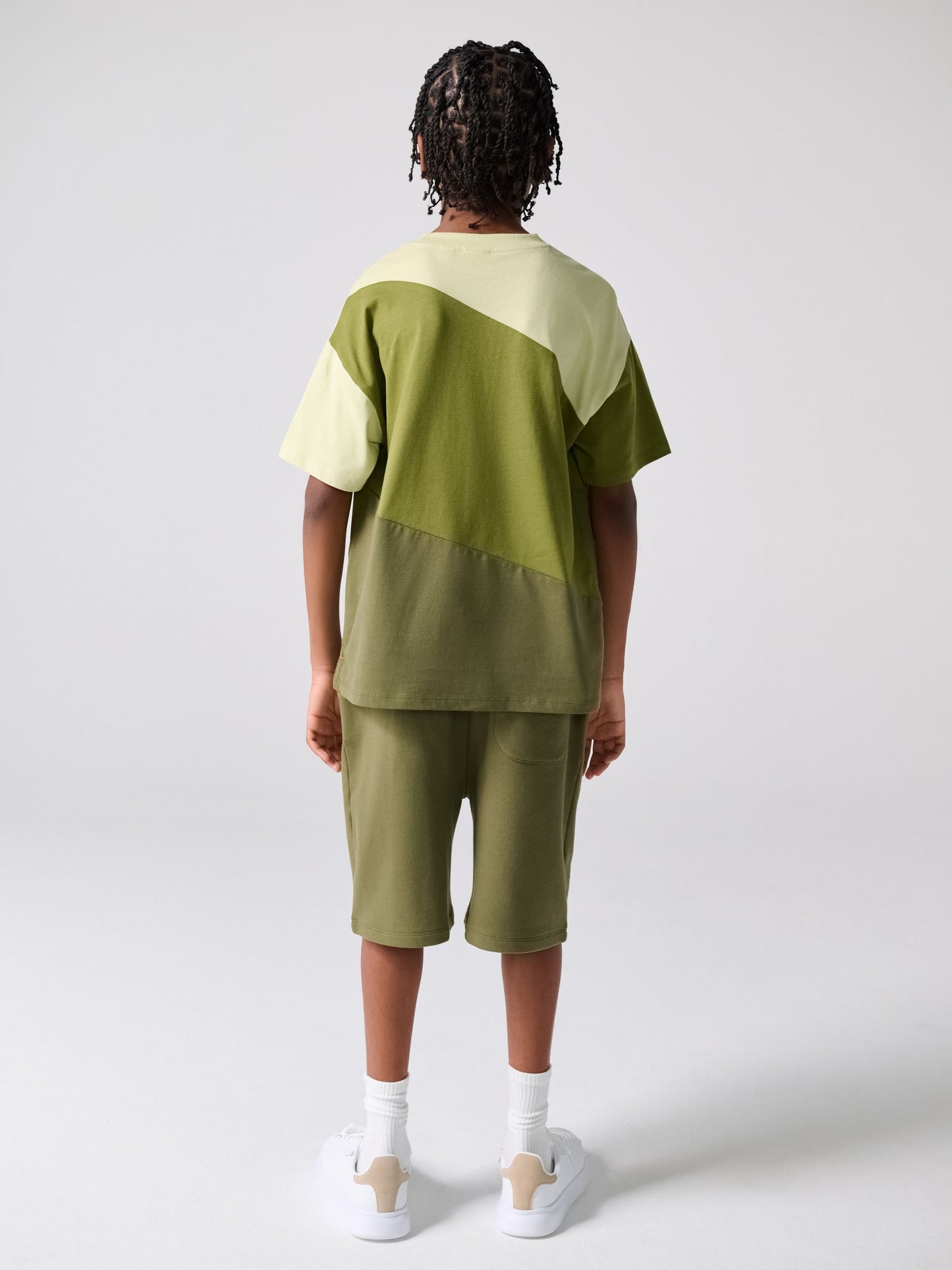 Dsiney Kidz - Paul Smith Junior Green Colourblock T-Shirt and Shorts Set image 2
