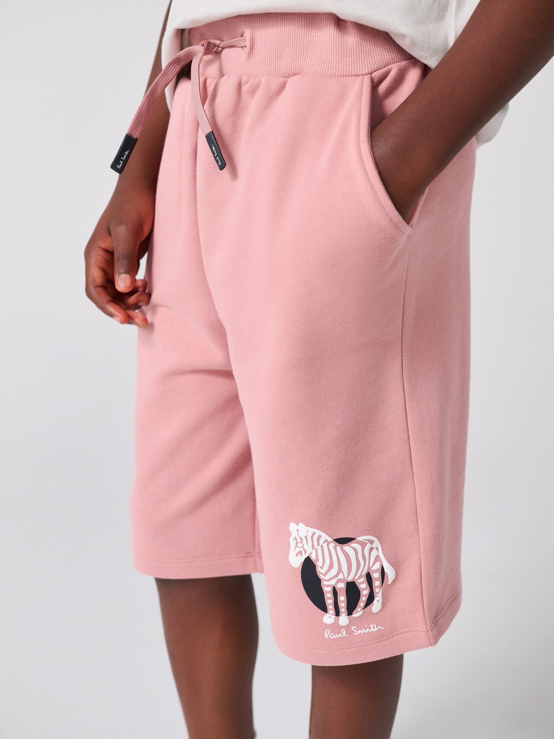 Dsiney Kidz - Paul Smith Junior Grey/Pink Graphic T-Shirt and Shorts Set image 5