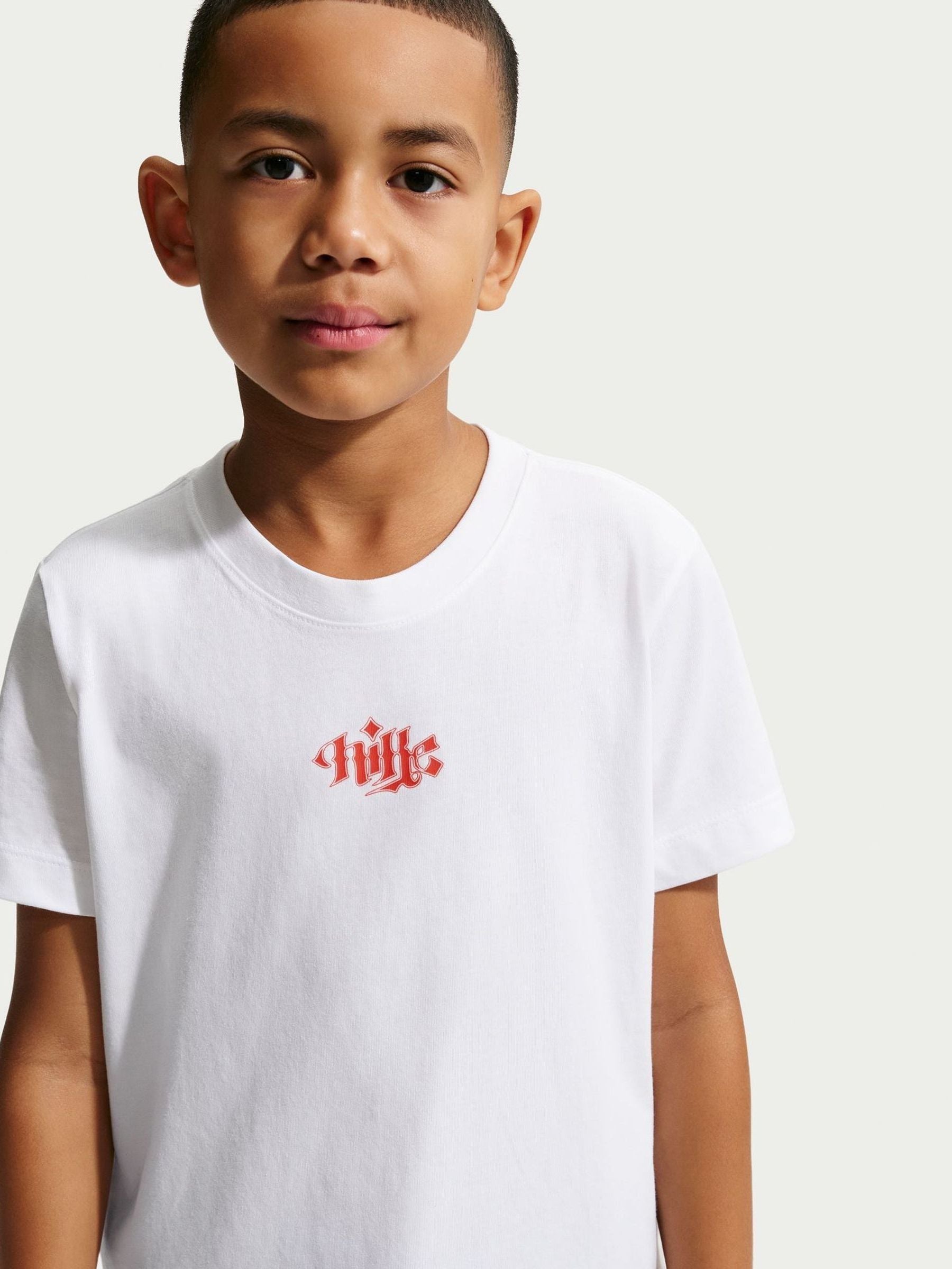 Dsiney Kidz - Nike White Valentines Graphic T-Shirt image 3