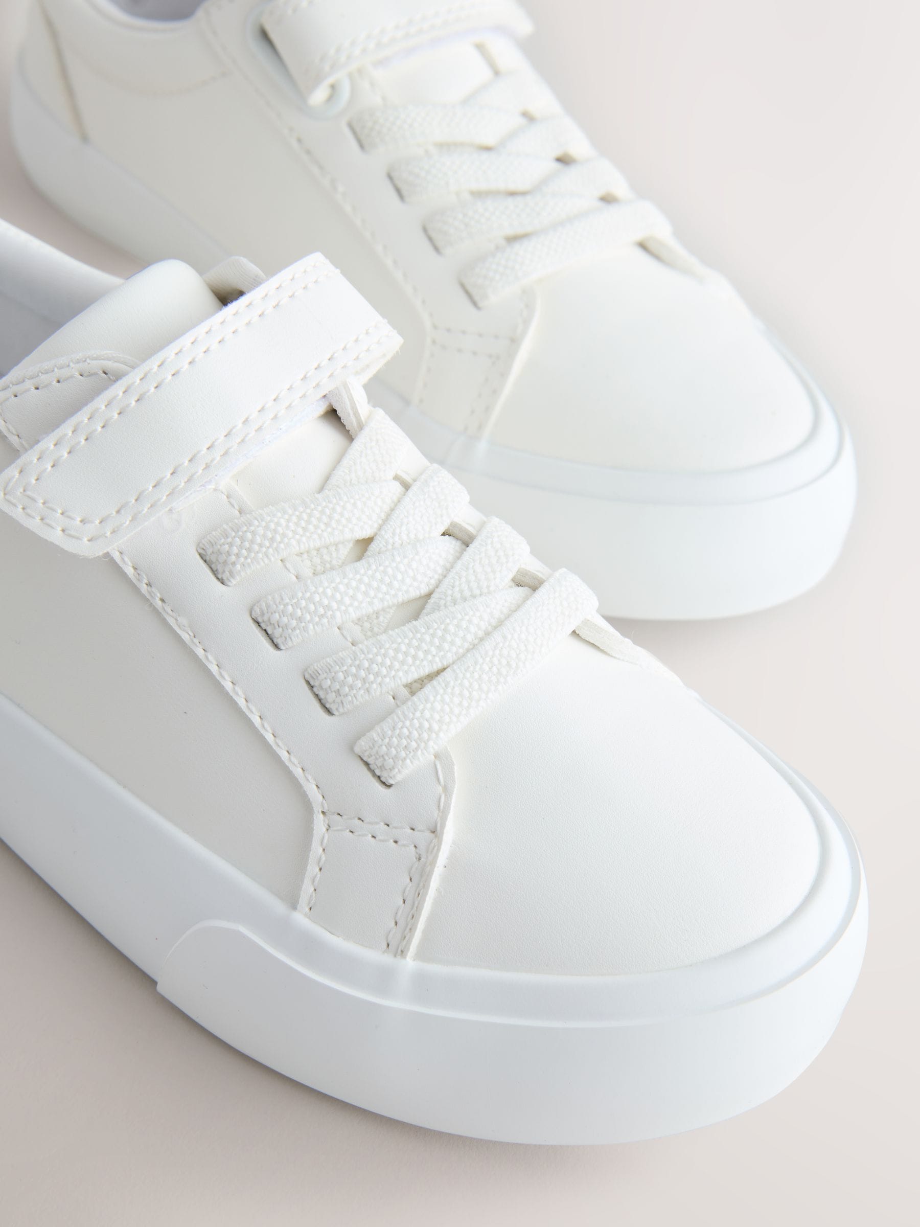 White Touch Fastening Elastic Lace Smart Trainers image 4