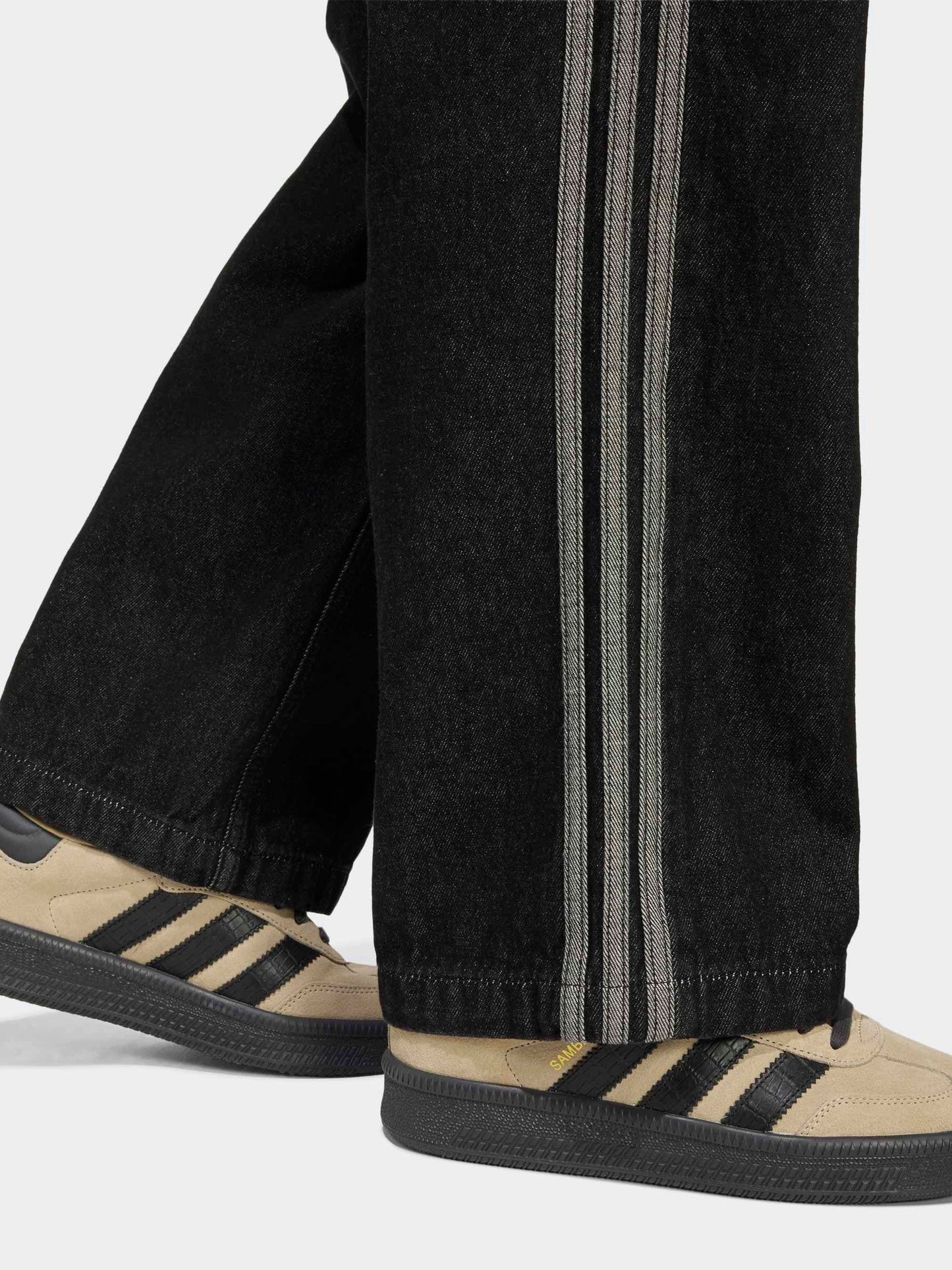 Dsiney Kidz - adidas Originals Black Firebird Wide Jogger Jeans image 4