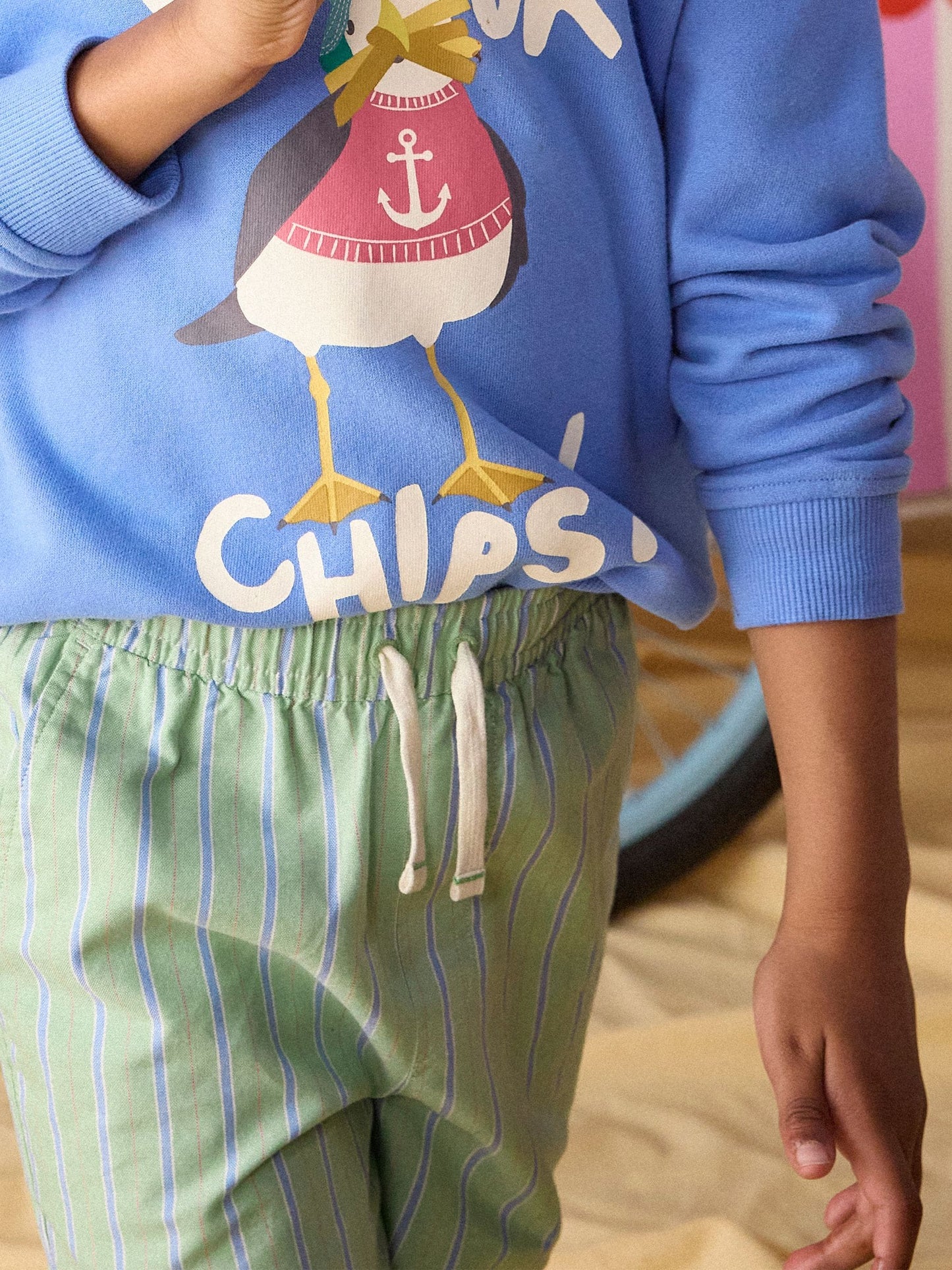 Dsiney Kidz - Joules Boys' Hadley Green Striped Cotton Woven Shorts image 2