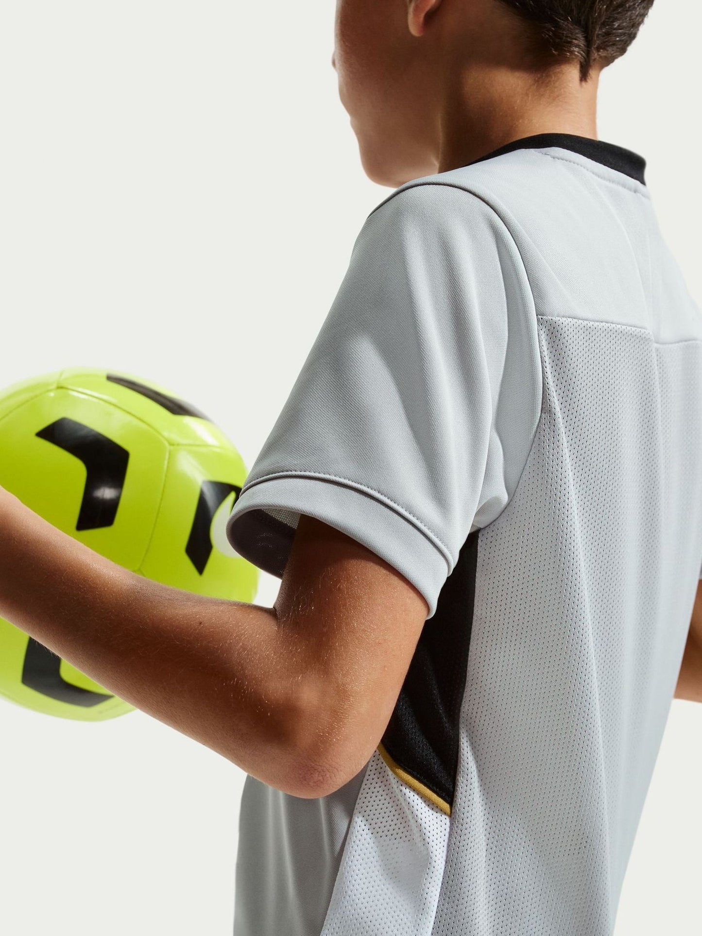 Dsiney Kidz - Nike Black/Grey Academy 25 DriFIT Football T Shirt image 4