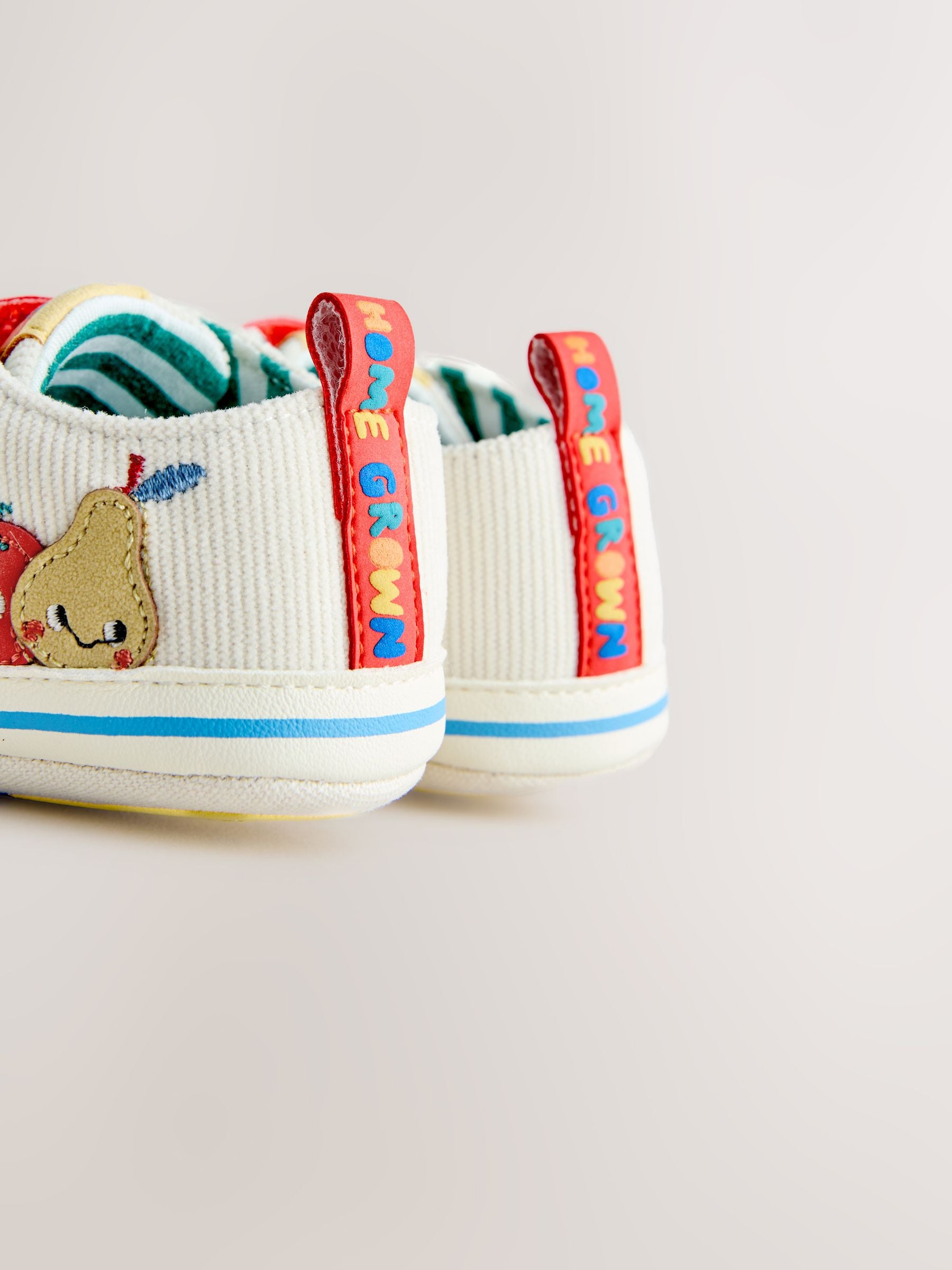 White Veggies Touch Fastening Baby Trainers (0-2mths) image 5