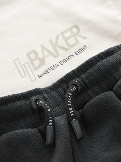 Dsiney Kidz - Baker by Ted Baker Oversized Graphic T-Shirt and Shorts Set image 13