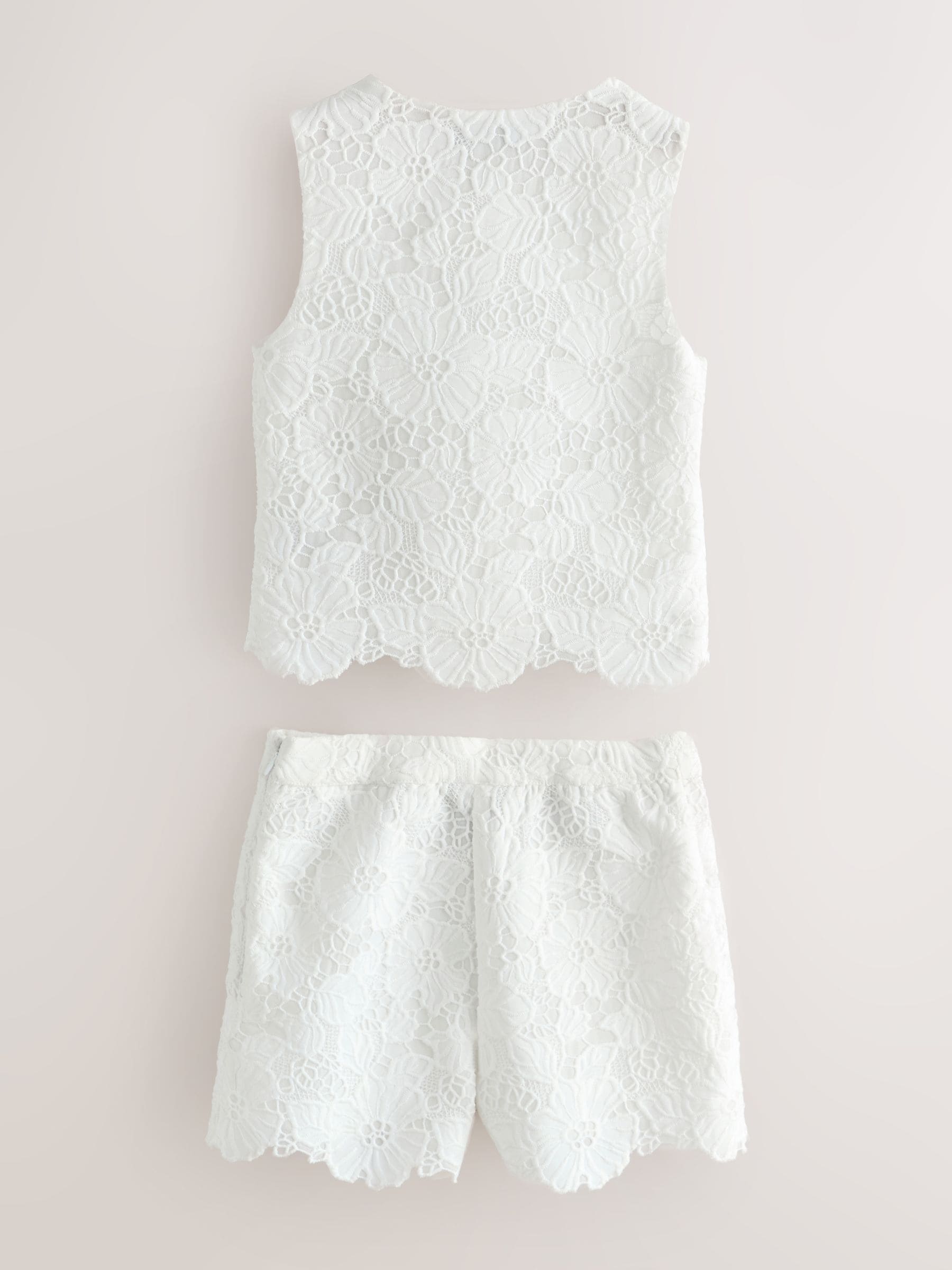 Dsiney Kidz - smALLSAINTS White Lace Top and Shorts Set image 7