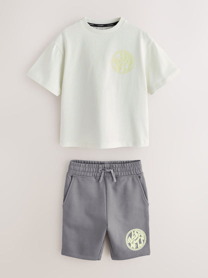 Dsiney Kidz - smALLSAINTS White/Green Distortion T-Shirt and Sweat Shorts Set image 10