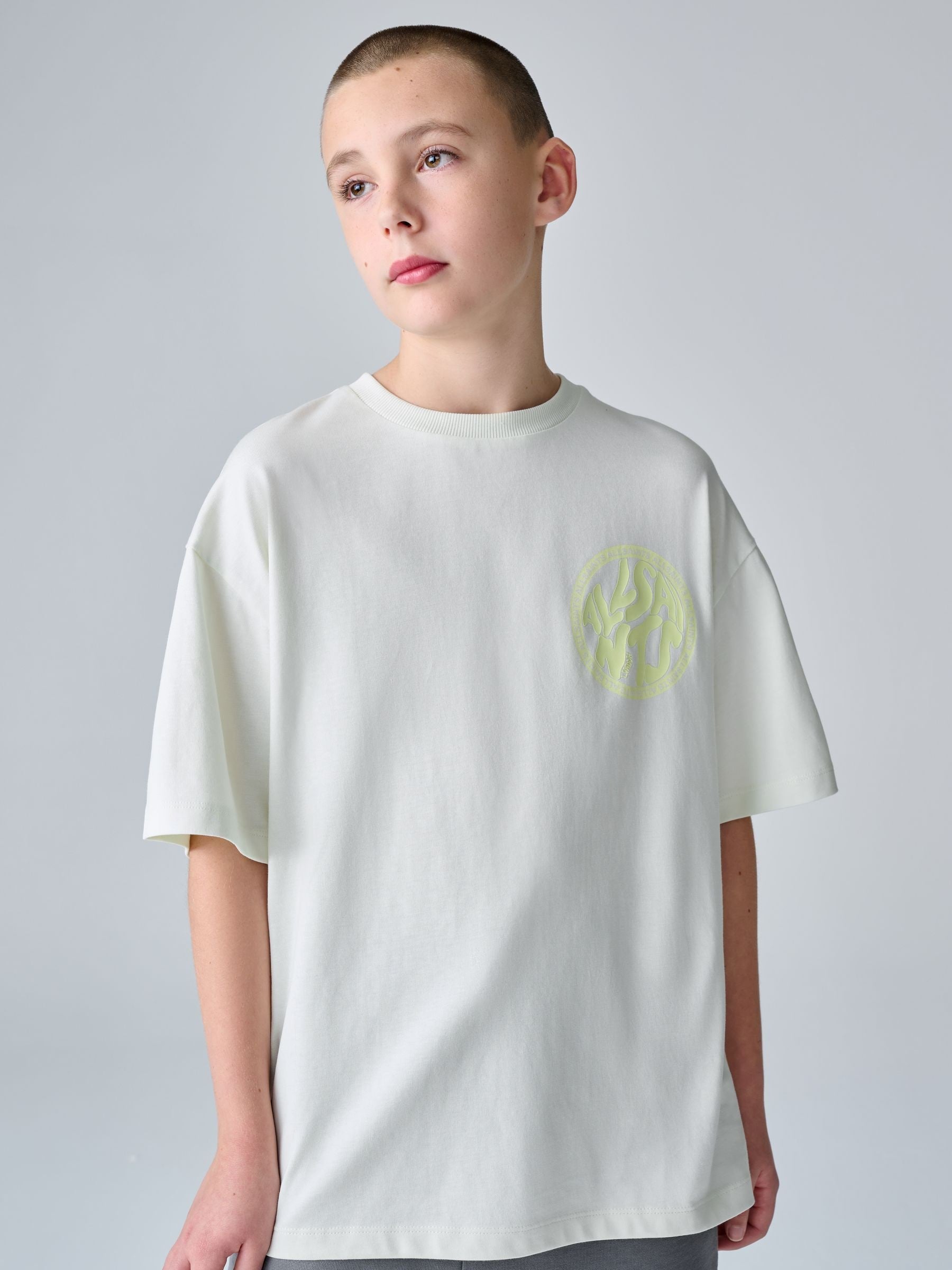 Dsiney Kidz - smALLSAINTS White/Green Distortion T-Shirt and Sweat Shorts Set image 3