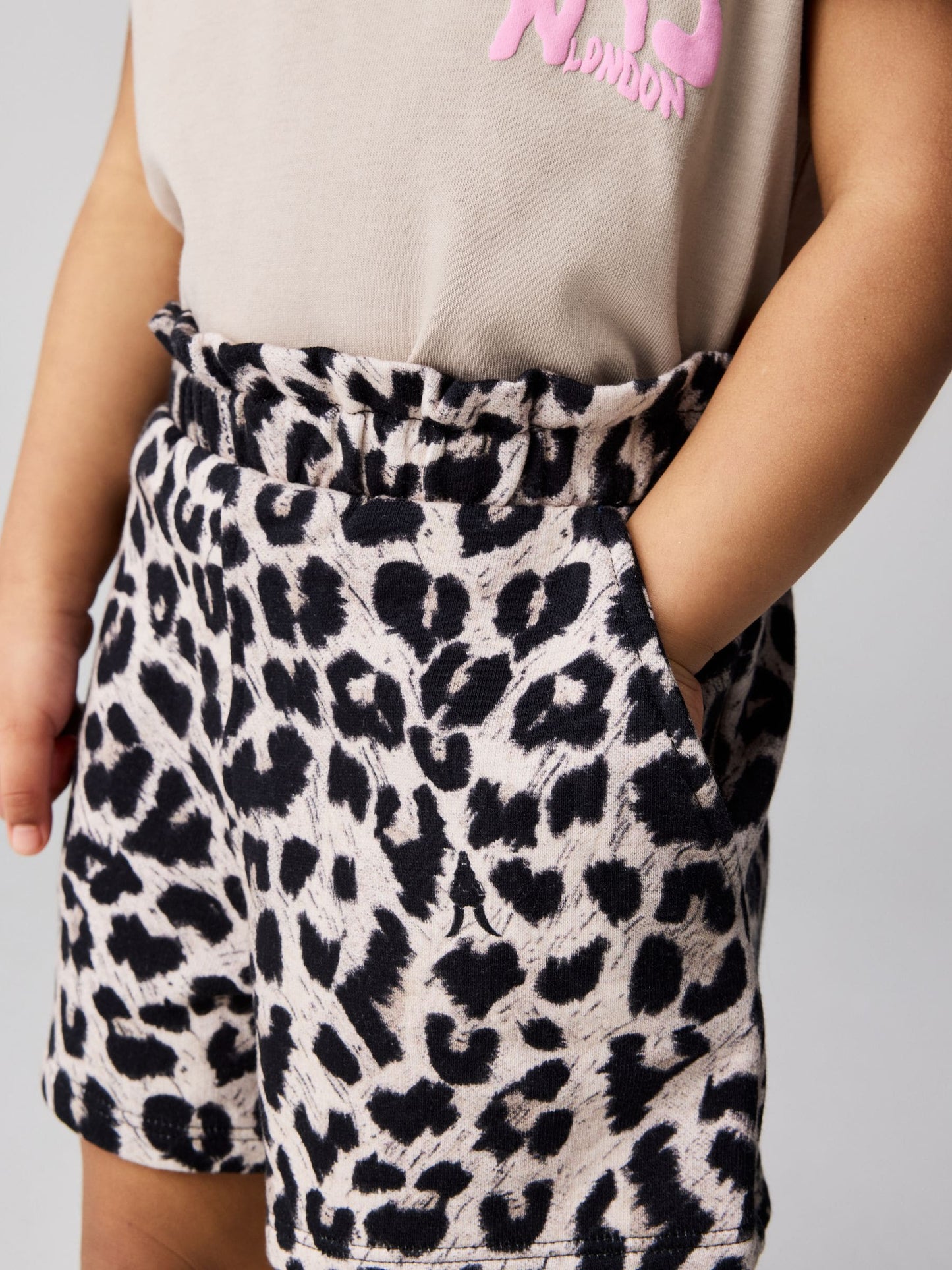 smALLSAINTS Leopard Orlando Frill T-Shirt and Sweat Short Younger Set image 3