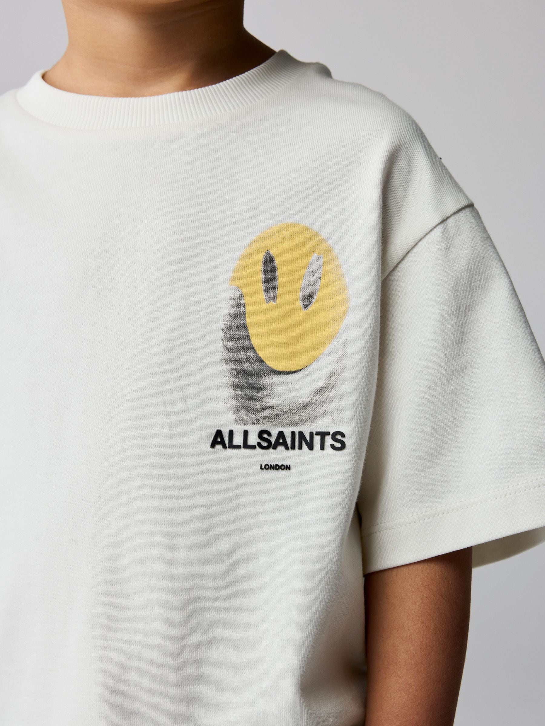 smALLSAINTS White/Party Wave Smile Graphic T-Shirt and Sweat Shorts Set image 4