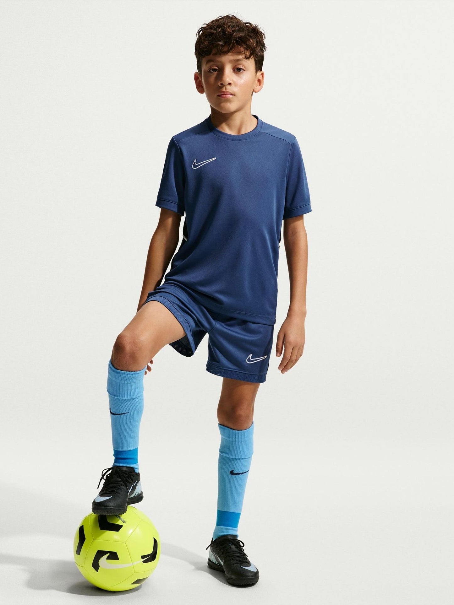 Dsiney Kidz - Nike Mystic Navy Girls Academy 25 4inch Shorts image 1