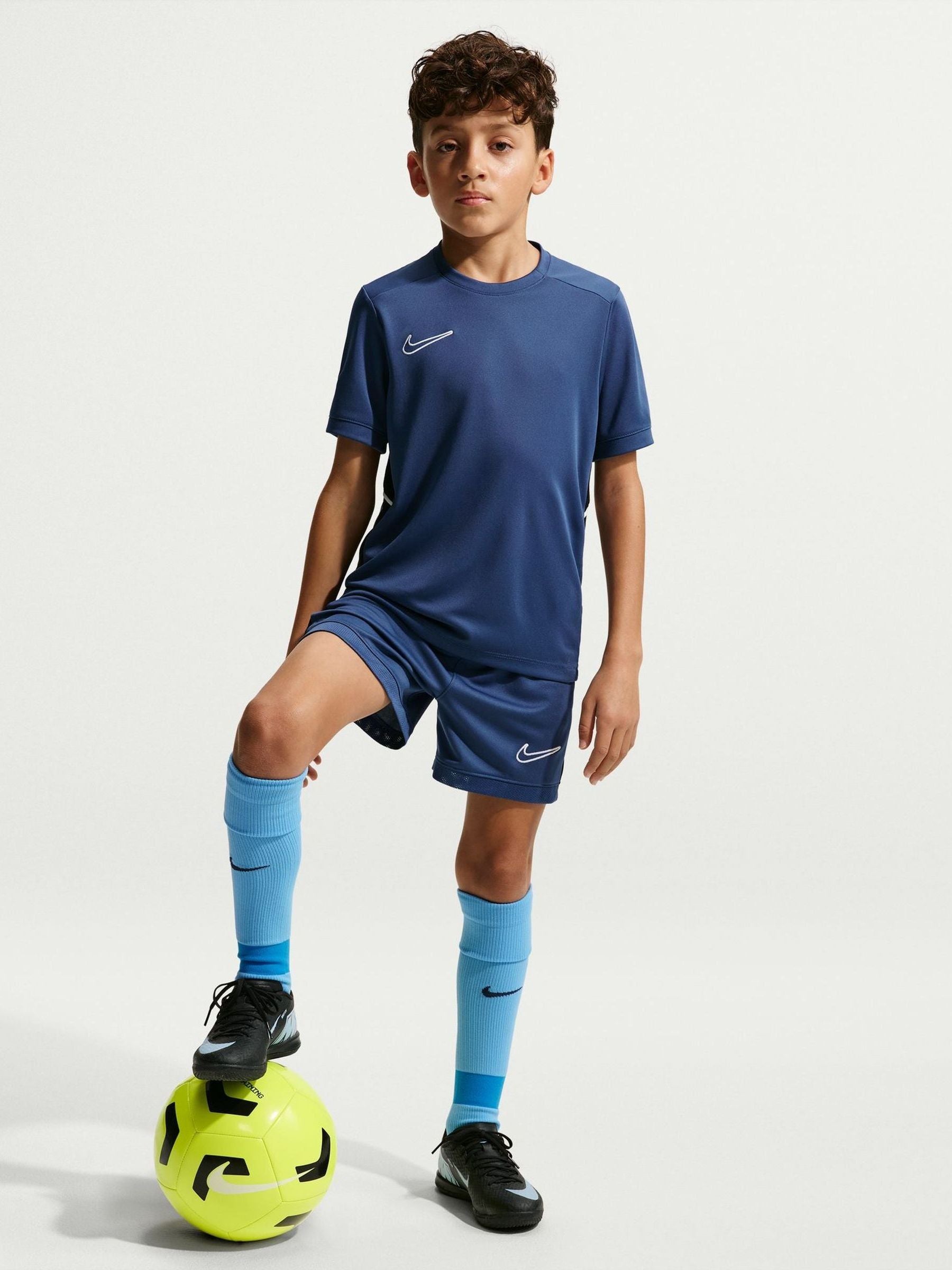 Dsiney Kidz - Nike Mystic Navy Girls Academy 25 4inch Shorts image 1
