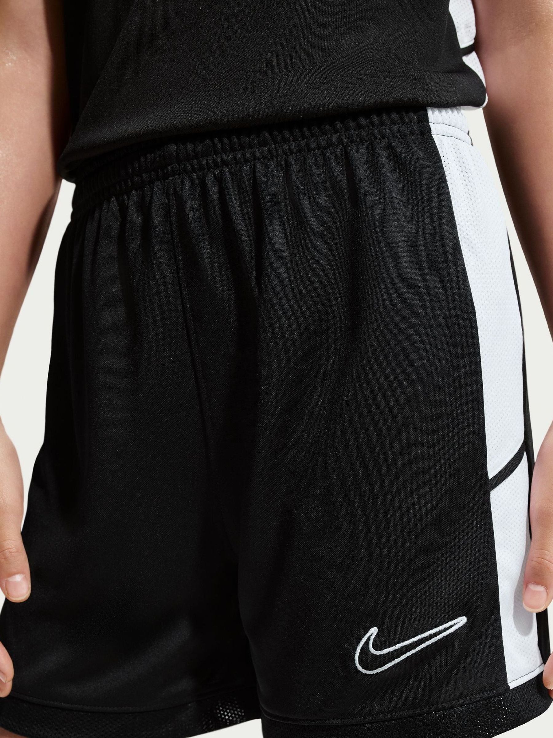 Dsiney Kidz - Nike Black Girls Academy 25 4inch Shorts image 5
