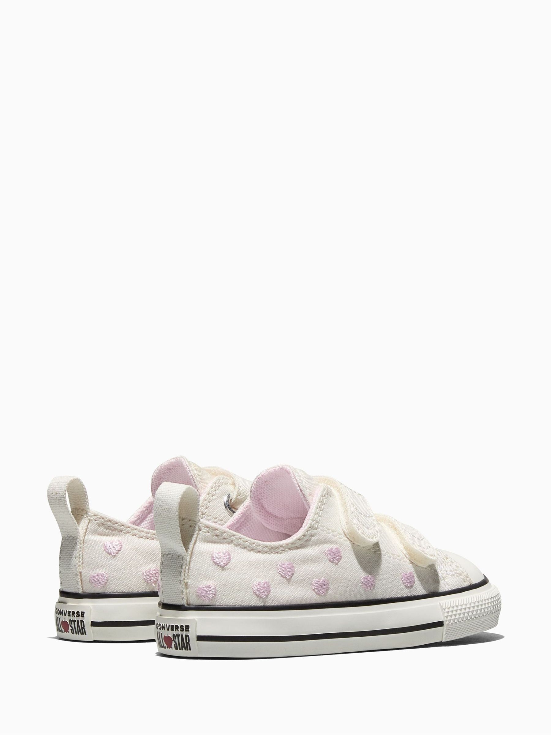 Converse White Chuck Taylor Toddler Heart 1V Trainers image 5