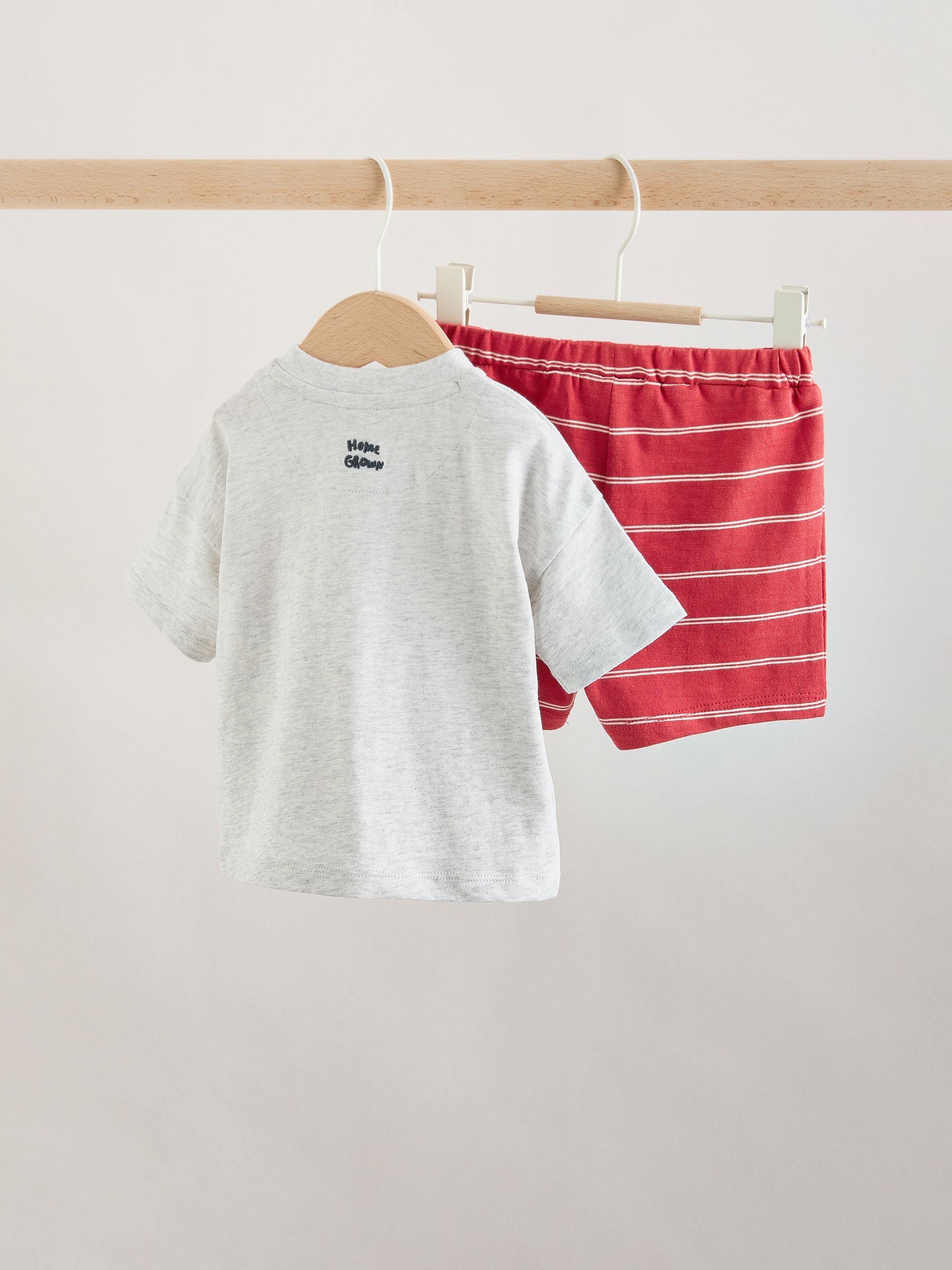 Red Farm Print Top and Shorts Baby Set (0mths-2yrs) image 4