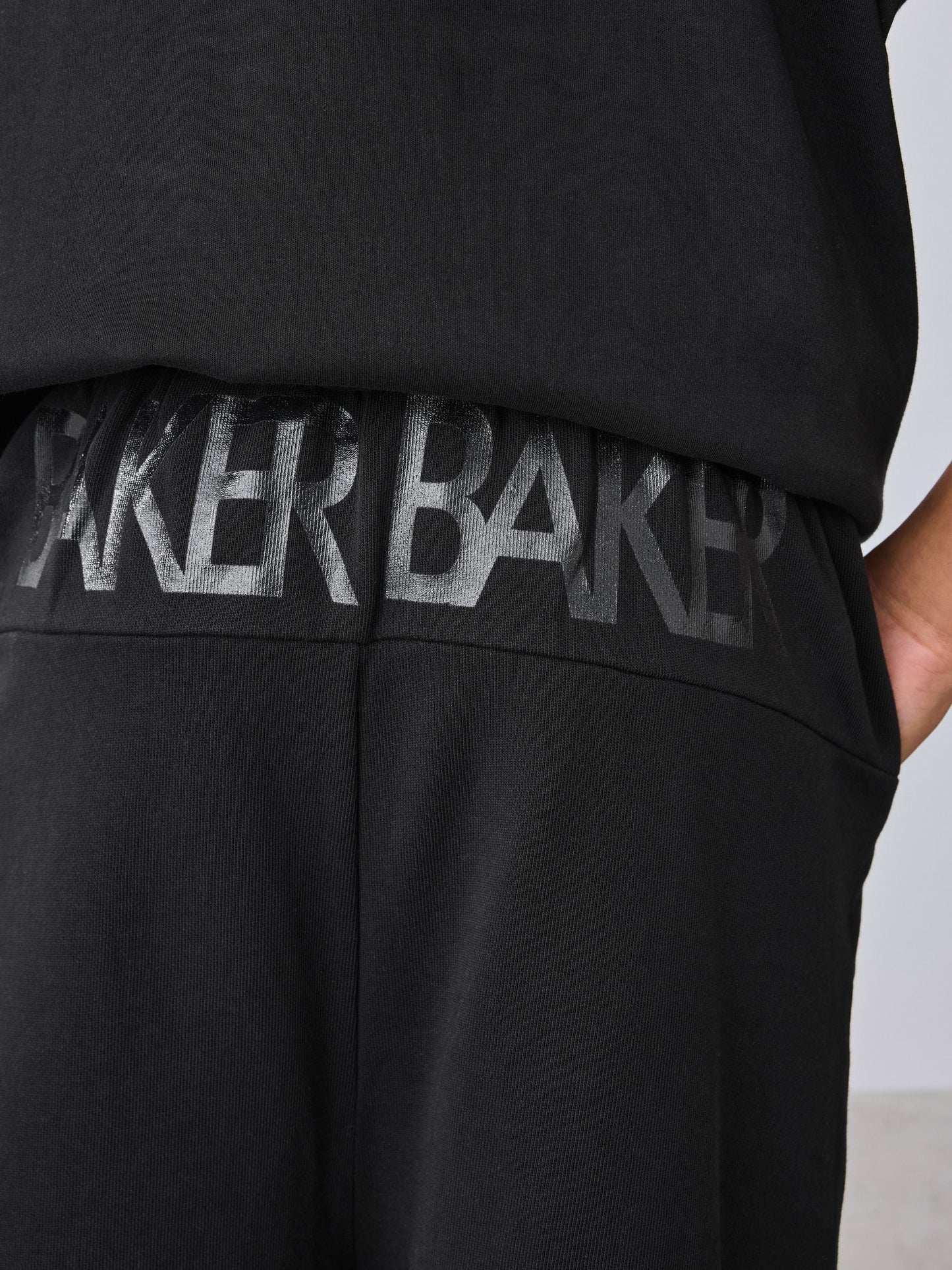 Dsiney Kidz - Baker by Ted Baker Oversized Black T-Shirt and Shorts Set image 6