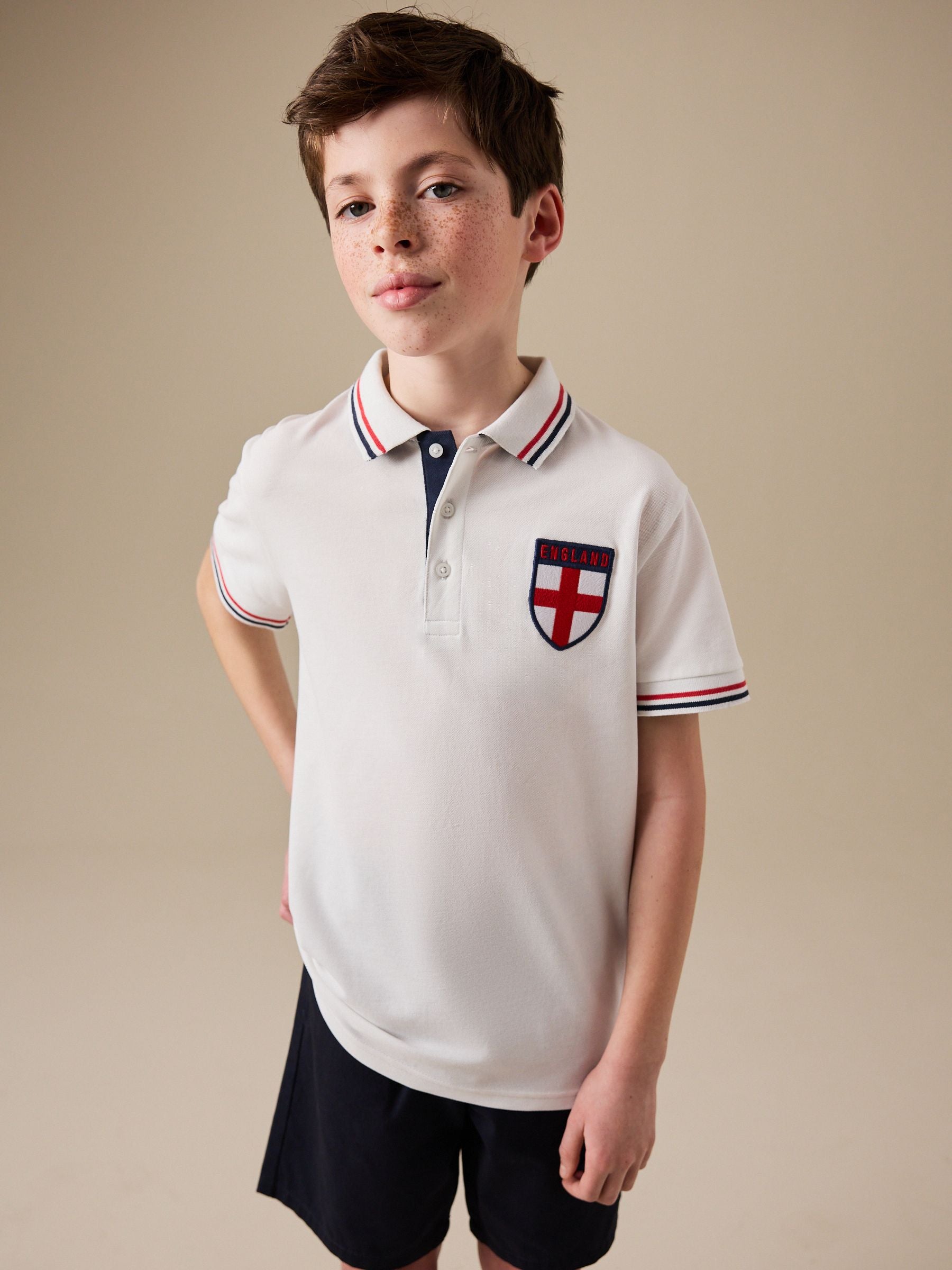 Dsiney Kidz - White England Football Polo Shirt (3-16yrs) image 1