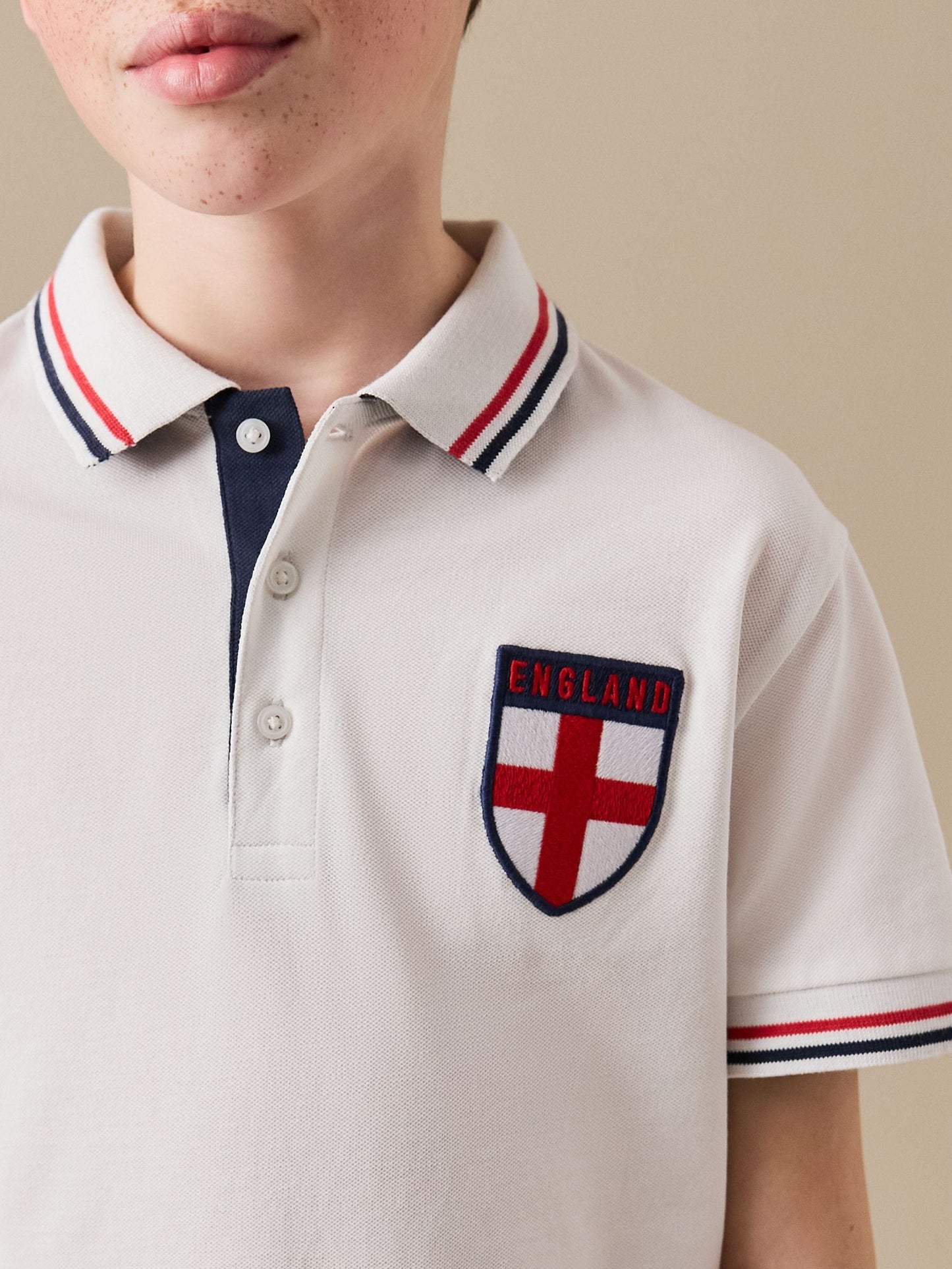 Dsiney Kidz - White England Football Polo Shirt (3-16yrs) image 3