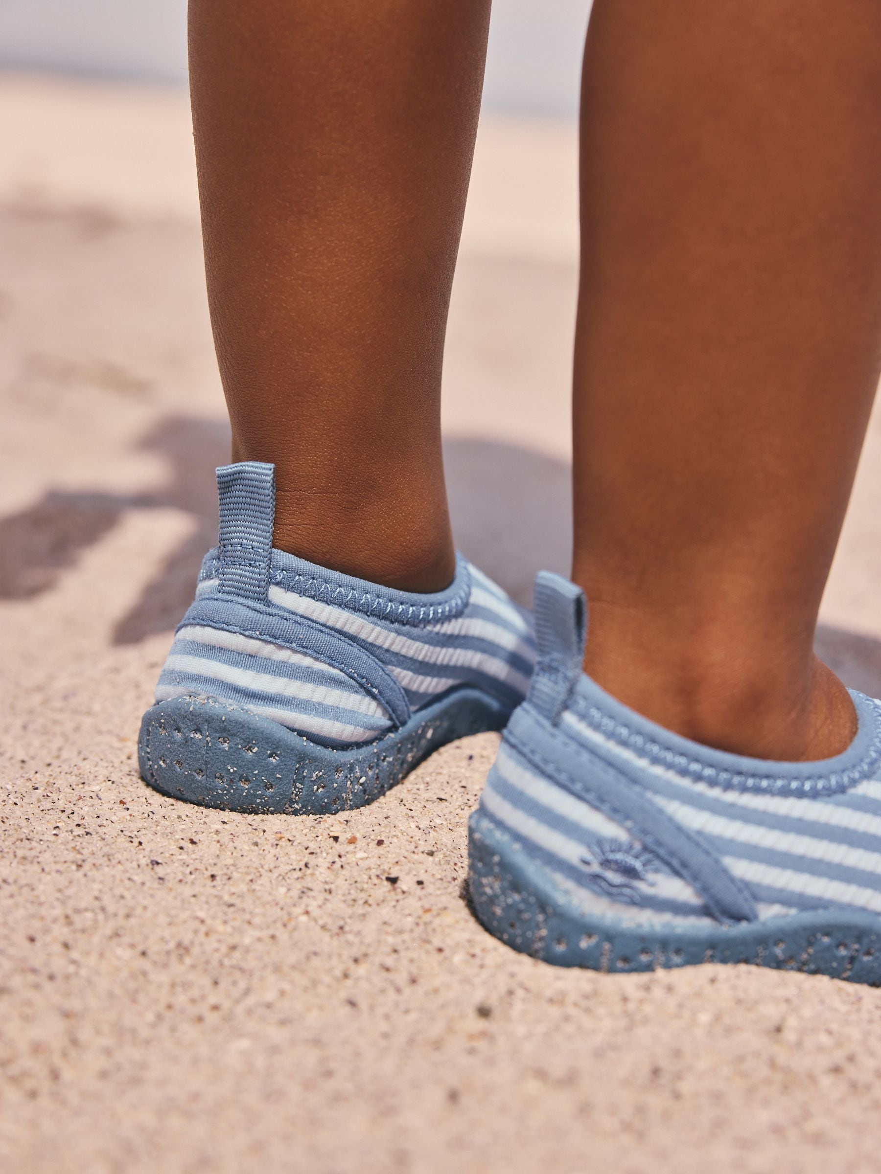 Blue/Ecru Standard Fit (F) Swim Socks image 4