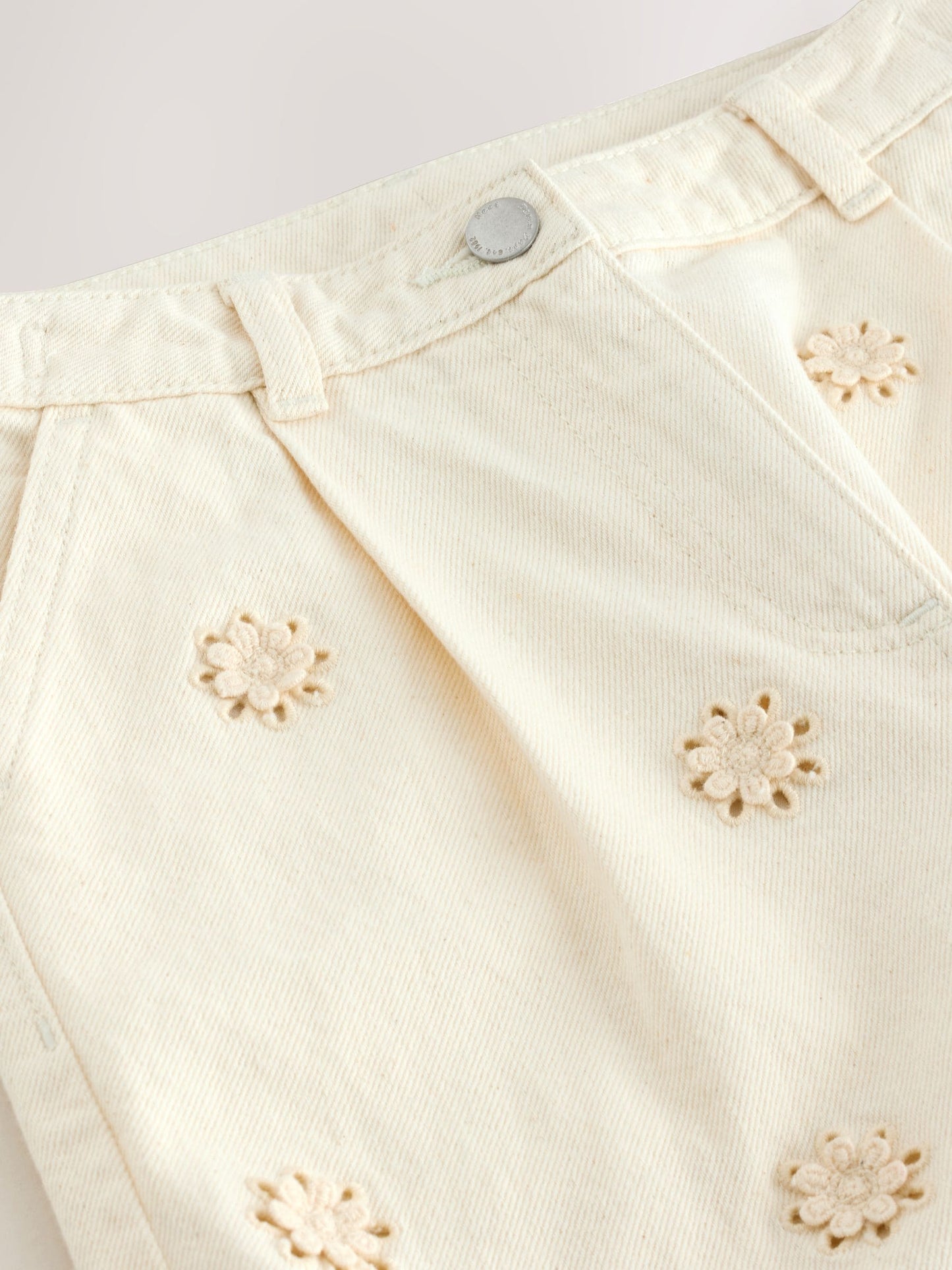 Dsiney Kidz - White Emrboidered Hem Pullon Denim Shorts (3-16yrs) image 8