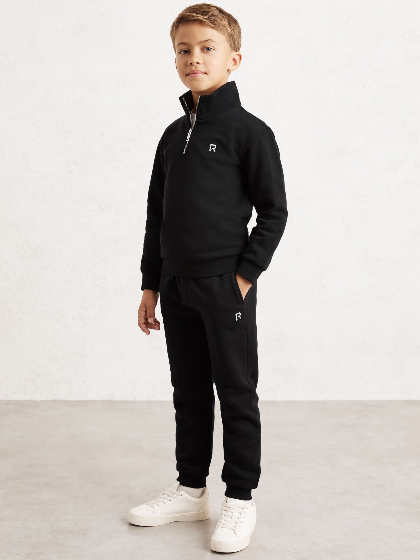 Reiss Black Sulley 9-13 yrs Half-Zip Logo Tracksuit Set image 3