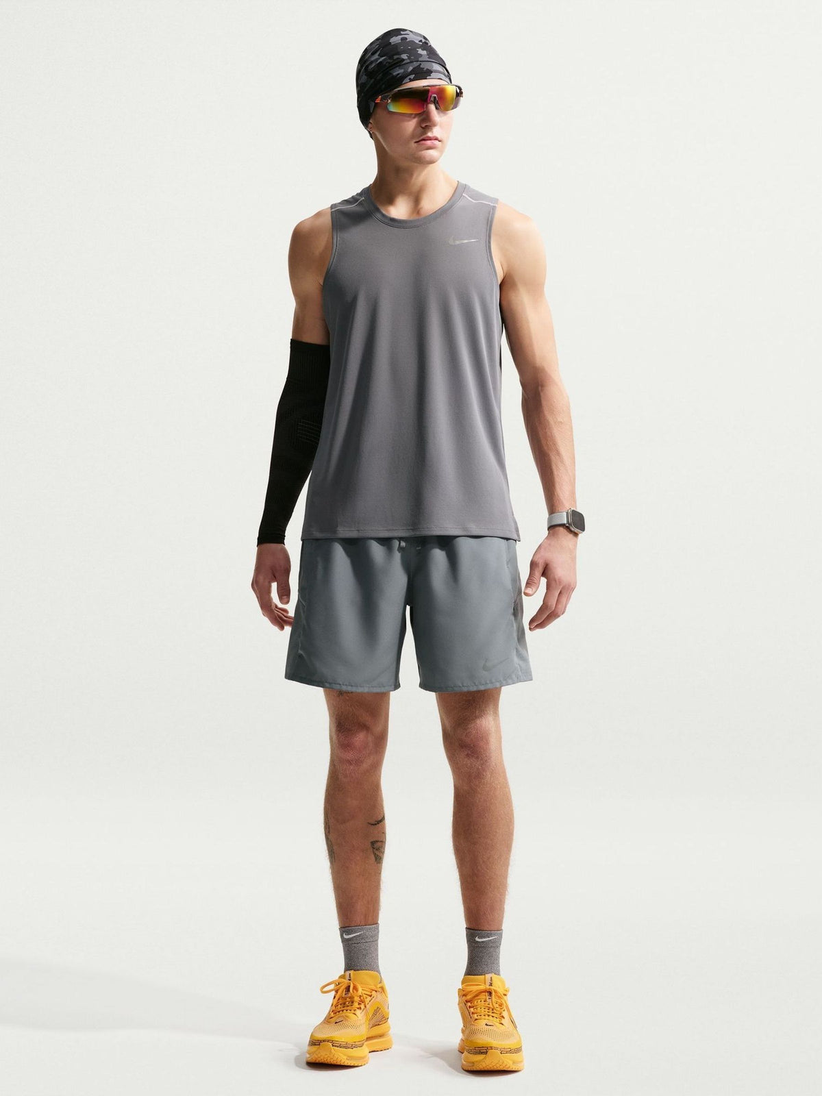 Dsiney Kidz - Nike Smoke Grey Miler Dri-FIT 7 Inch Brief Lined Running Shorts image 3