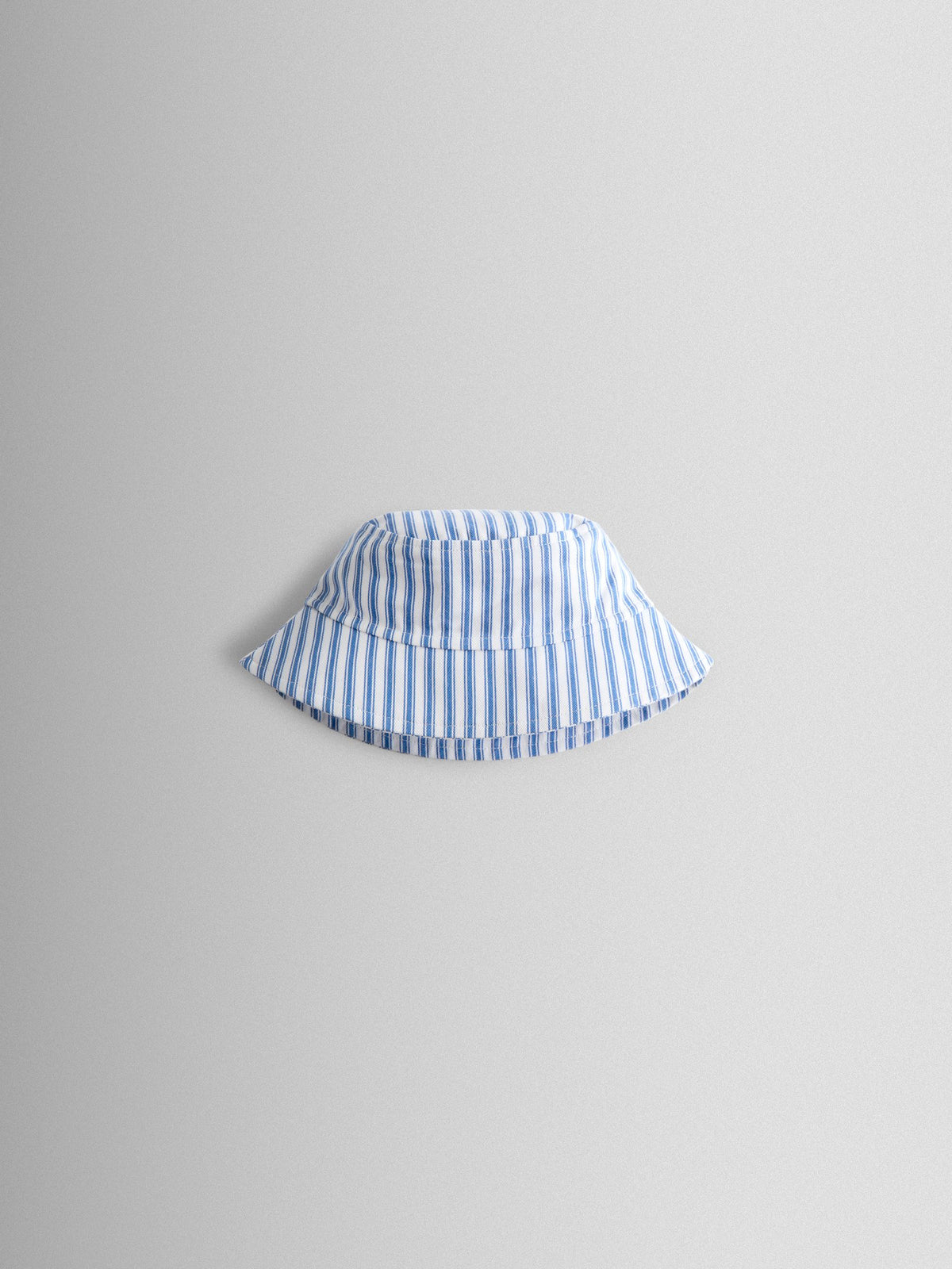JoJo Maman Bébé Navy Stripe Bucket Hat image 2