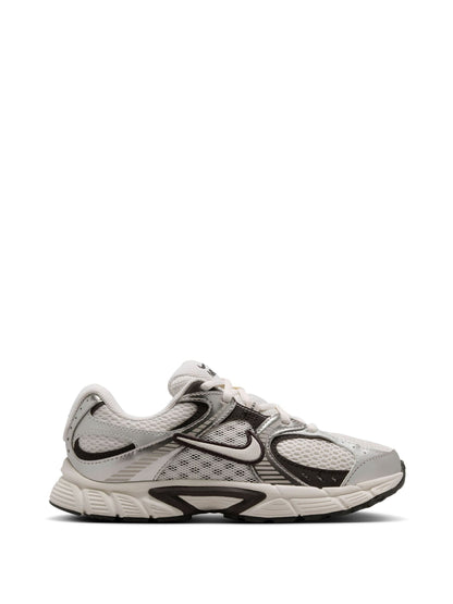 Nike Natural Silver Black Youth V5 Runner Trainers image 1