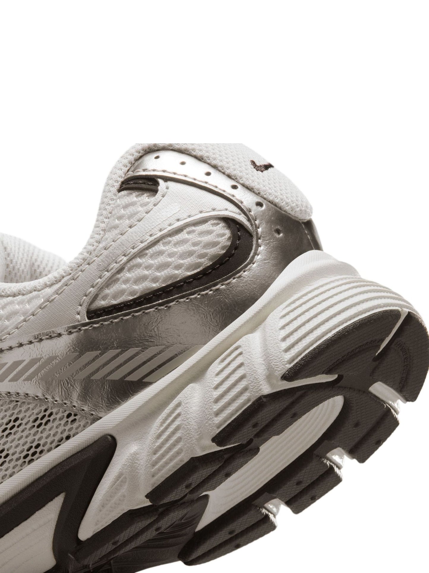 Nike Natural Silver Black Youth V5 Runner Trainers image 5