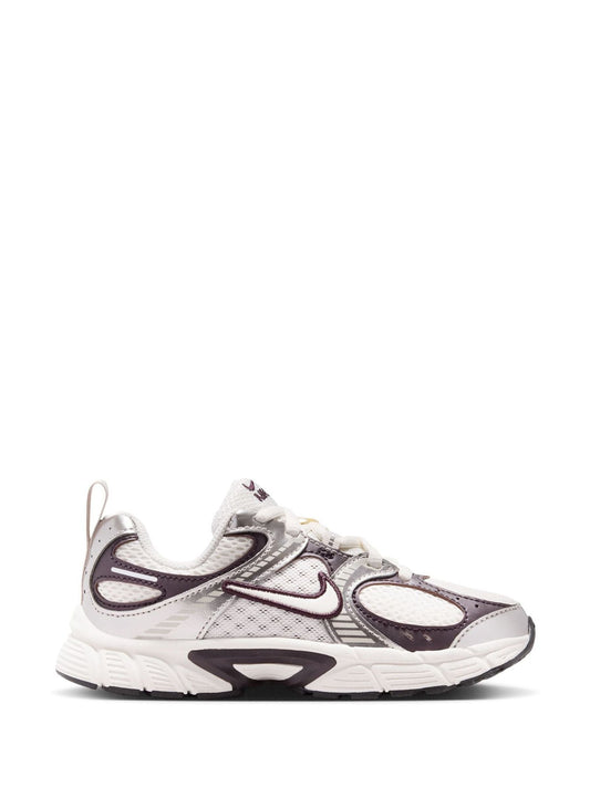 Nike Phantom Junior V5 Runner Trainers image 1
