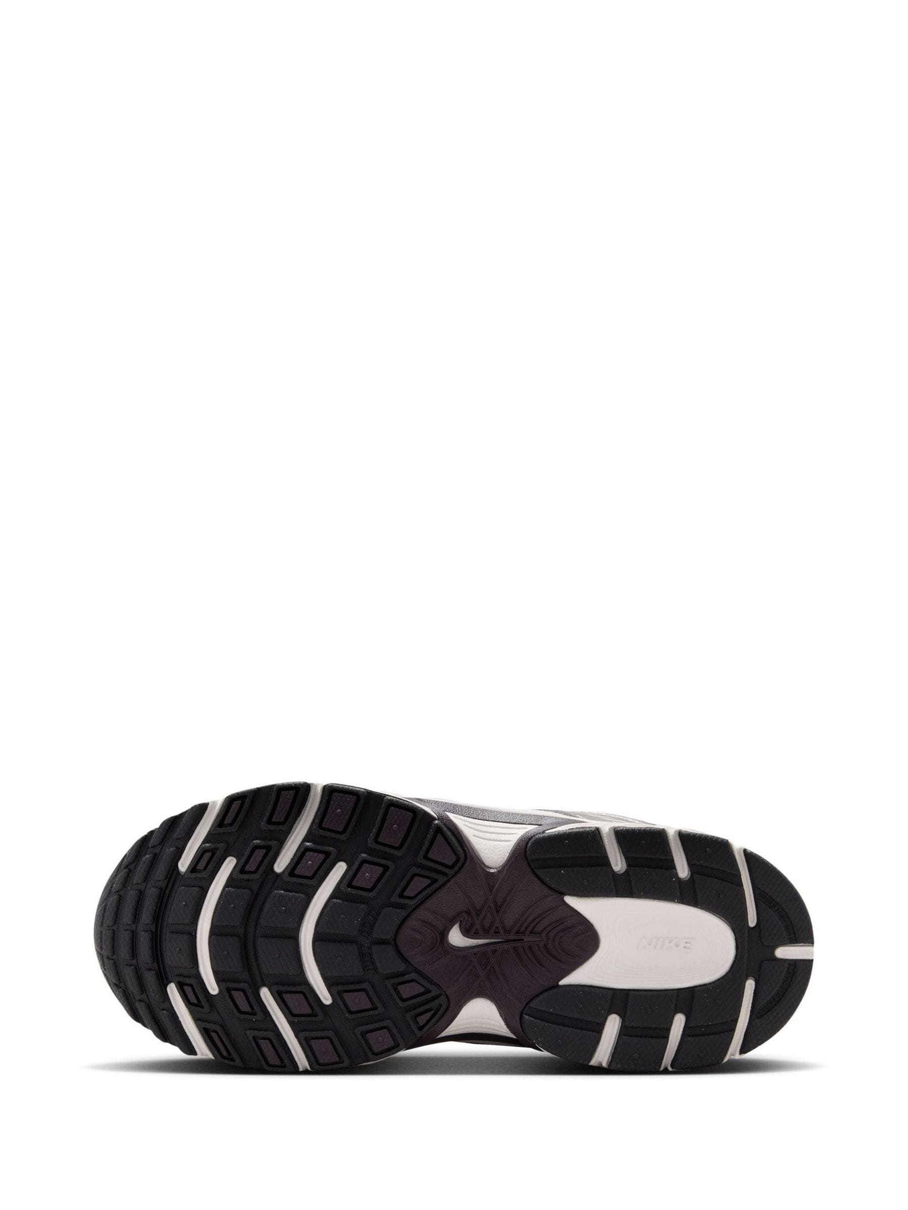 Nike Phantom Junior V5 Runner Trainers image 5
