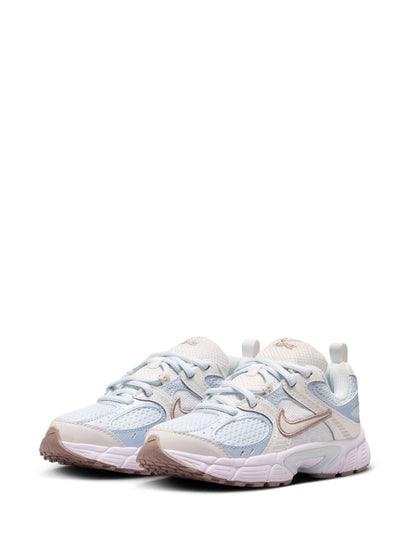 Nike Blue Junior V5 Runner Trainers image 2