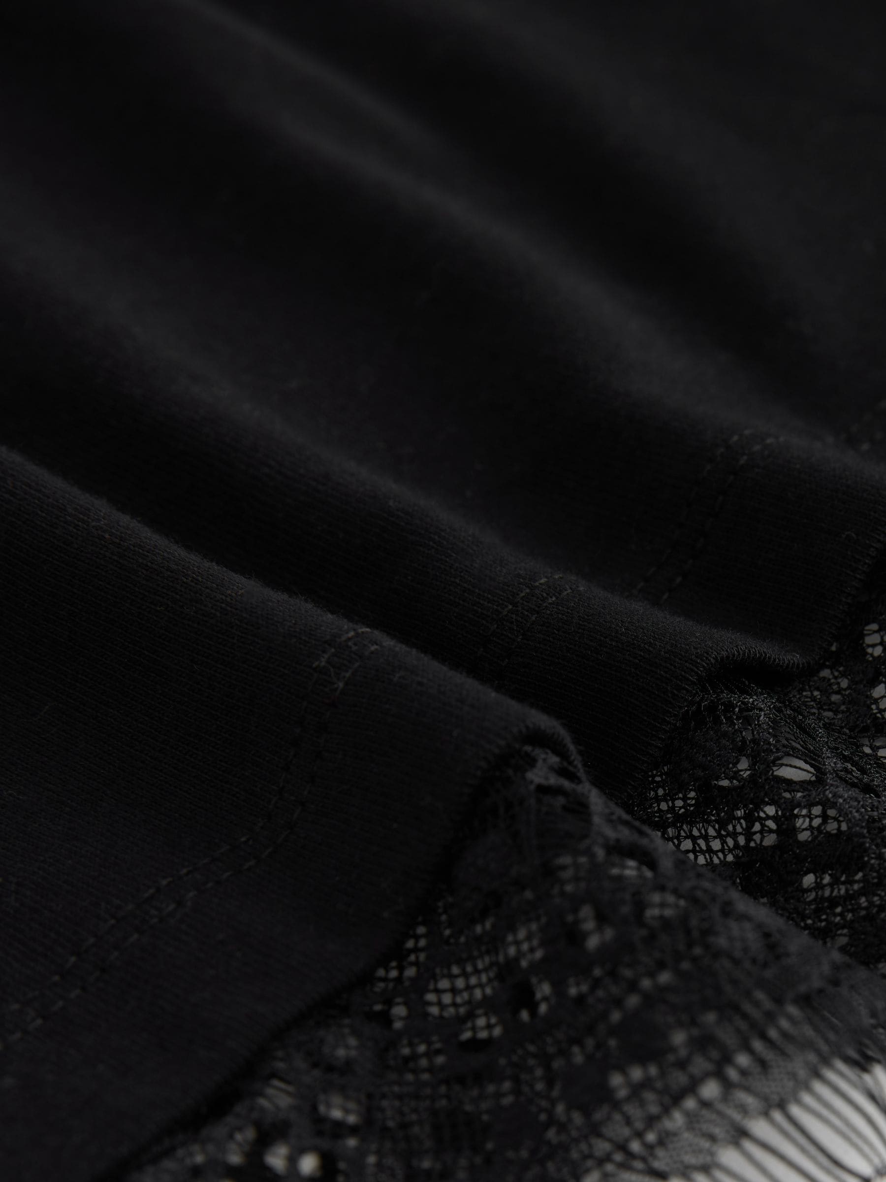 Dsiney Kidz - smALLSAINTS Black Lace Trim T-Shirt image 10