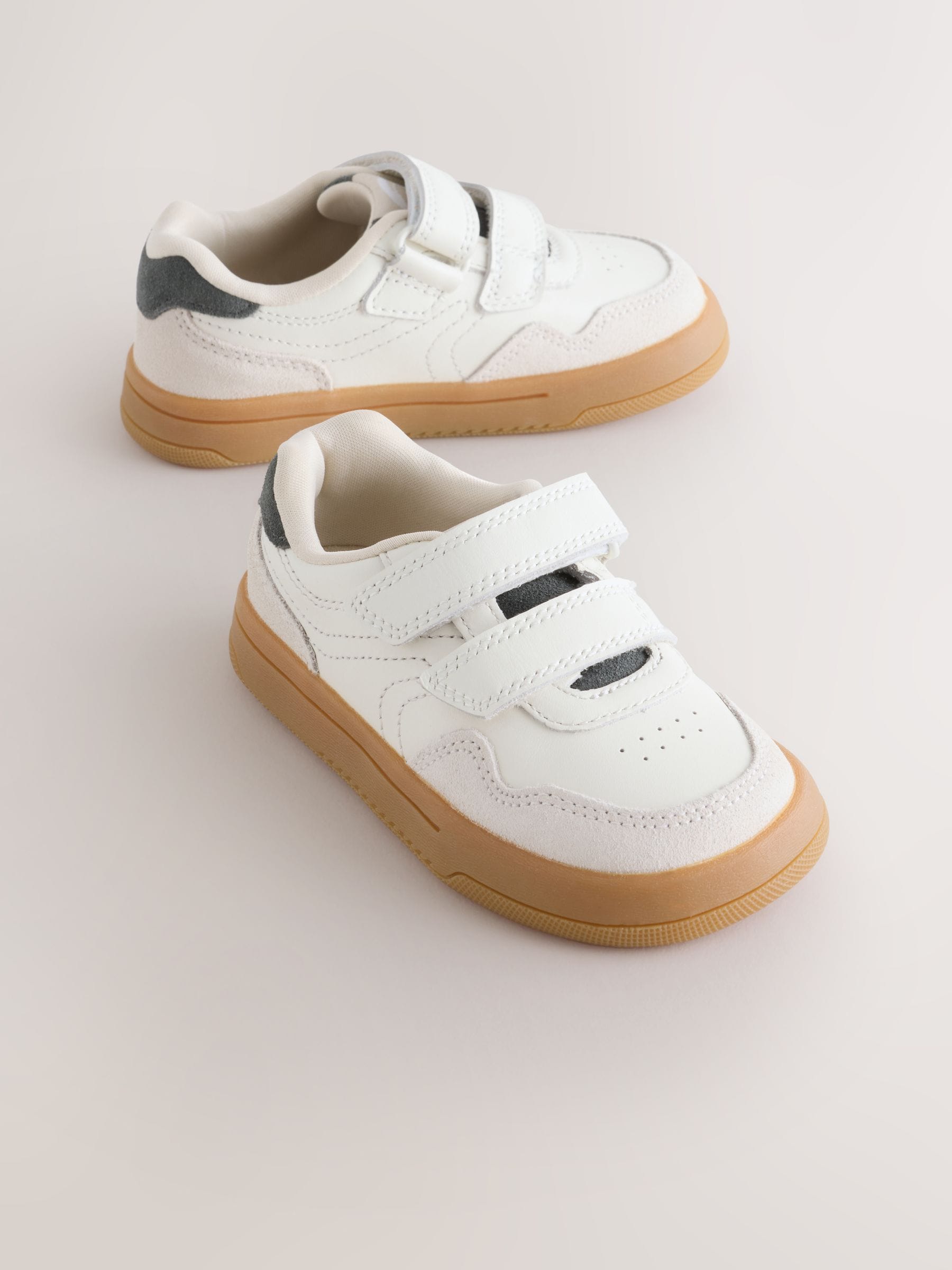 White/Neutral Standard Fit (F) Barefoot Leather Touch Fastening Trainers image 1