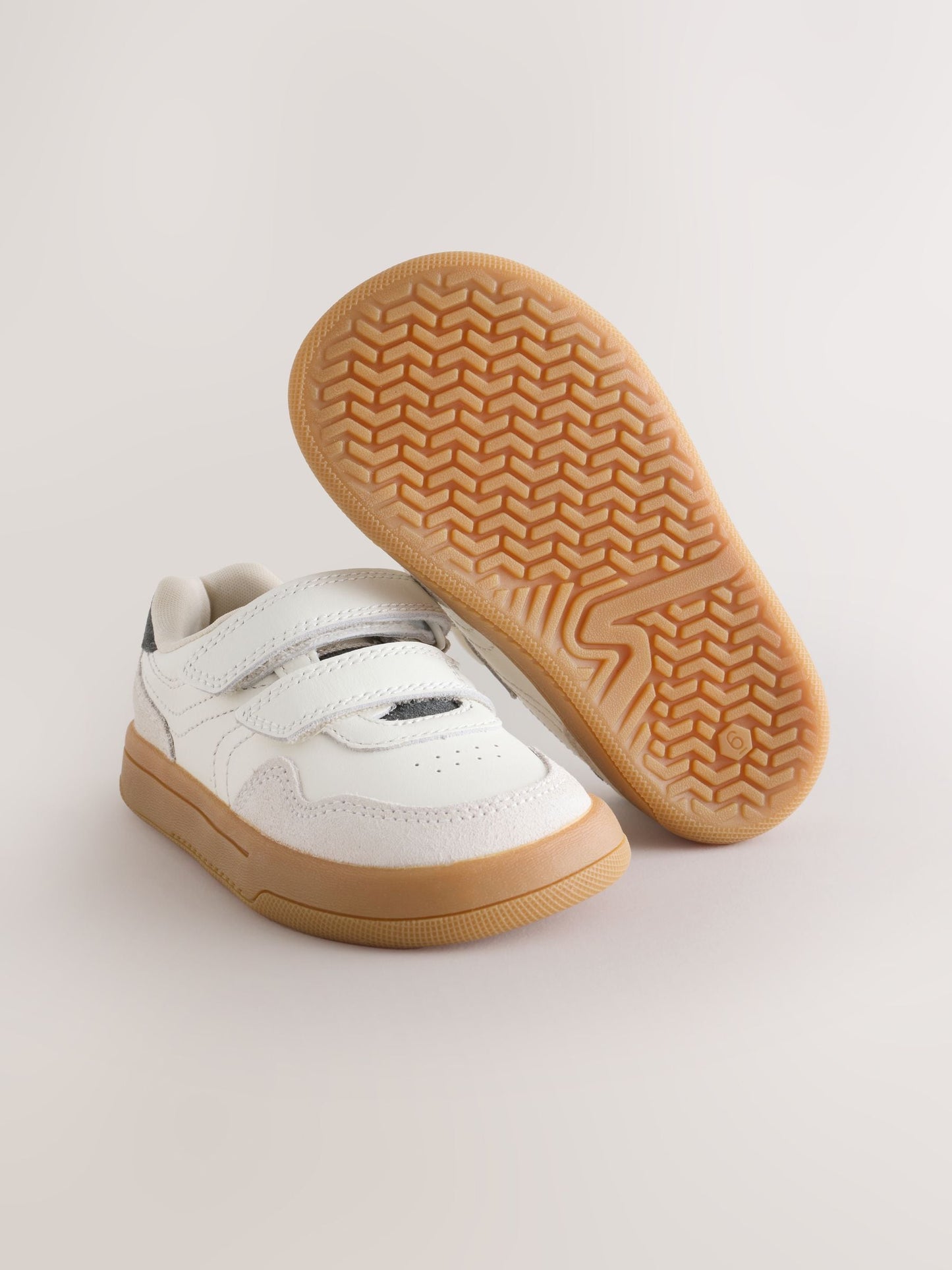 White/Neutral Standard Fit (F) Barefoot Leather Touch Fastening Trainers image 4