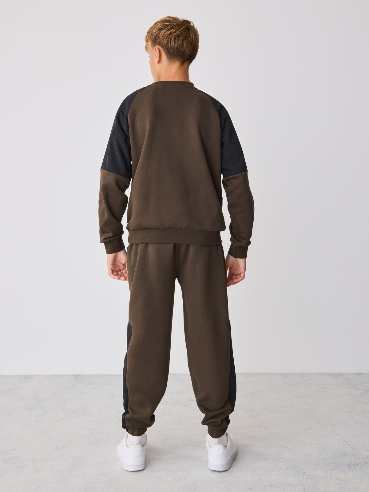 Baker by Ted Baker Oversized Brown/Black Nylon Sweatshirt and Joggers Set - image 2