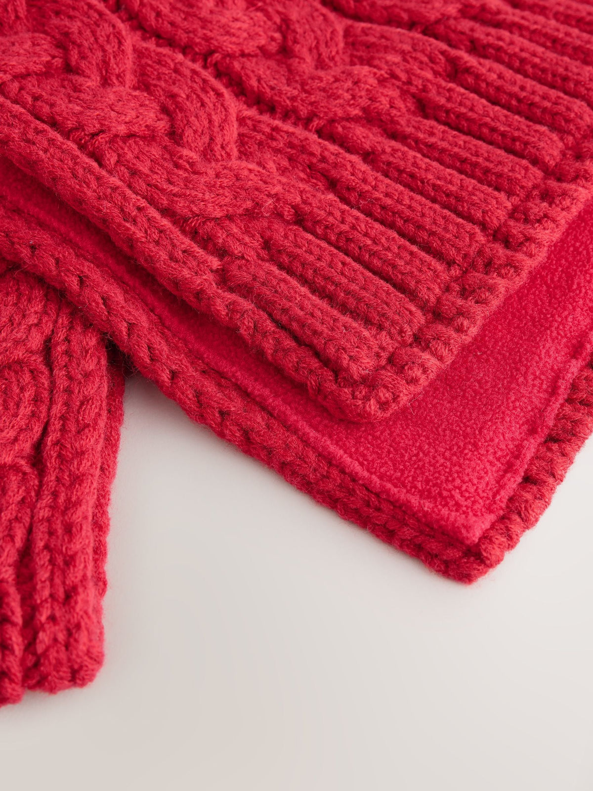 Dsiney Kidz - Red Cable Knitted Scarf (1-16yrs) image 3