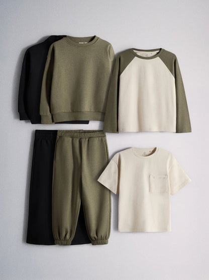 The Set 6 Peice Outfit Sweaters and T-Shirts Black/Green - image 1