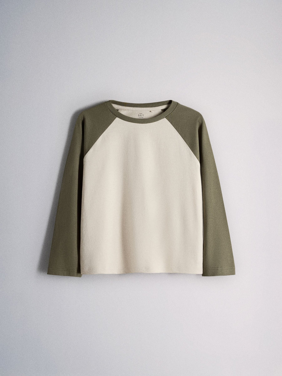 The Set 6 Peice Outfit Sweaters and T-Shirts Black/Green - image 6