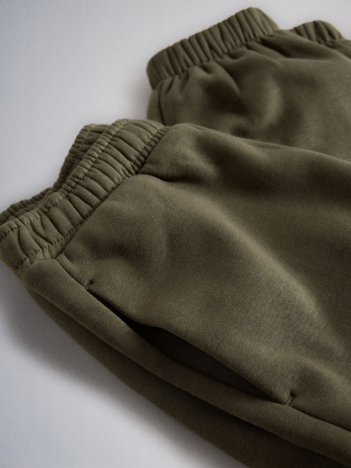 The Set 6 Peice Outfit Sweaters and T-Shirts Black/Green - image 9
