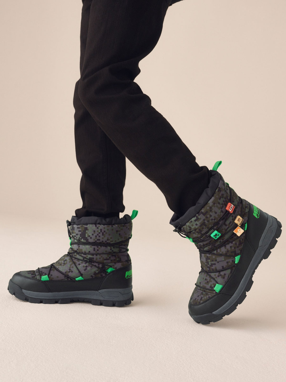 Khaki/Black Minecraft Snow Boots - image 2