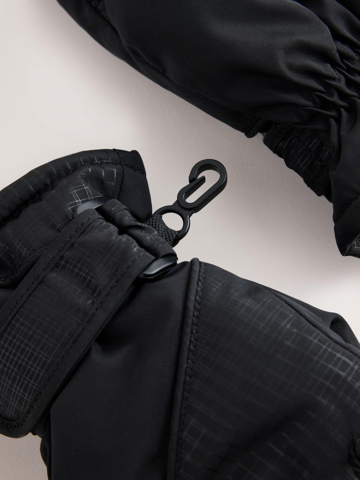 Dsiney Kidz - Black Ski Gloves (3-16yrs) image 2