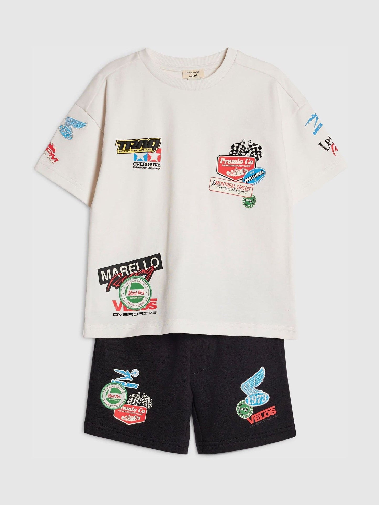 Dsiney Kidz - River Island White Oversized Badge T-Shirt & Shorts Set image 2