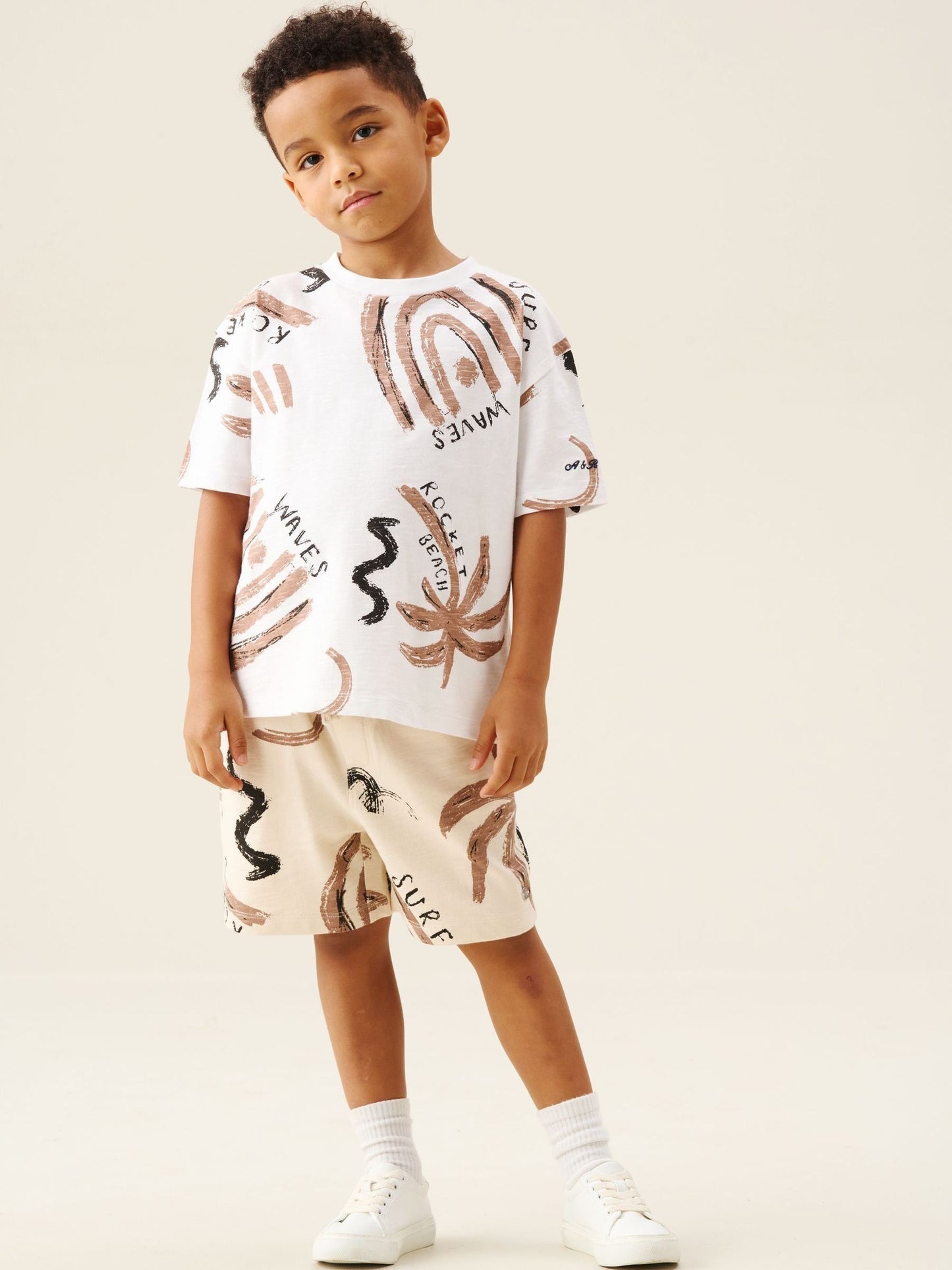 Dsiney Kidz - Angel & Rocket Cream Kylo Oversized Palm Print T-Shirt & Shorts Set image 4