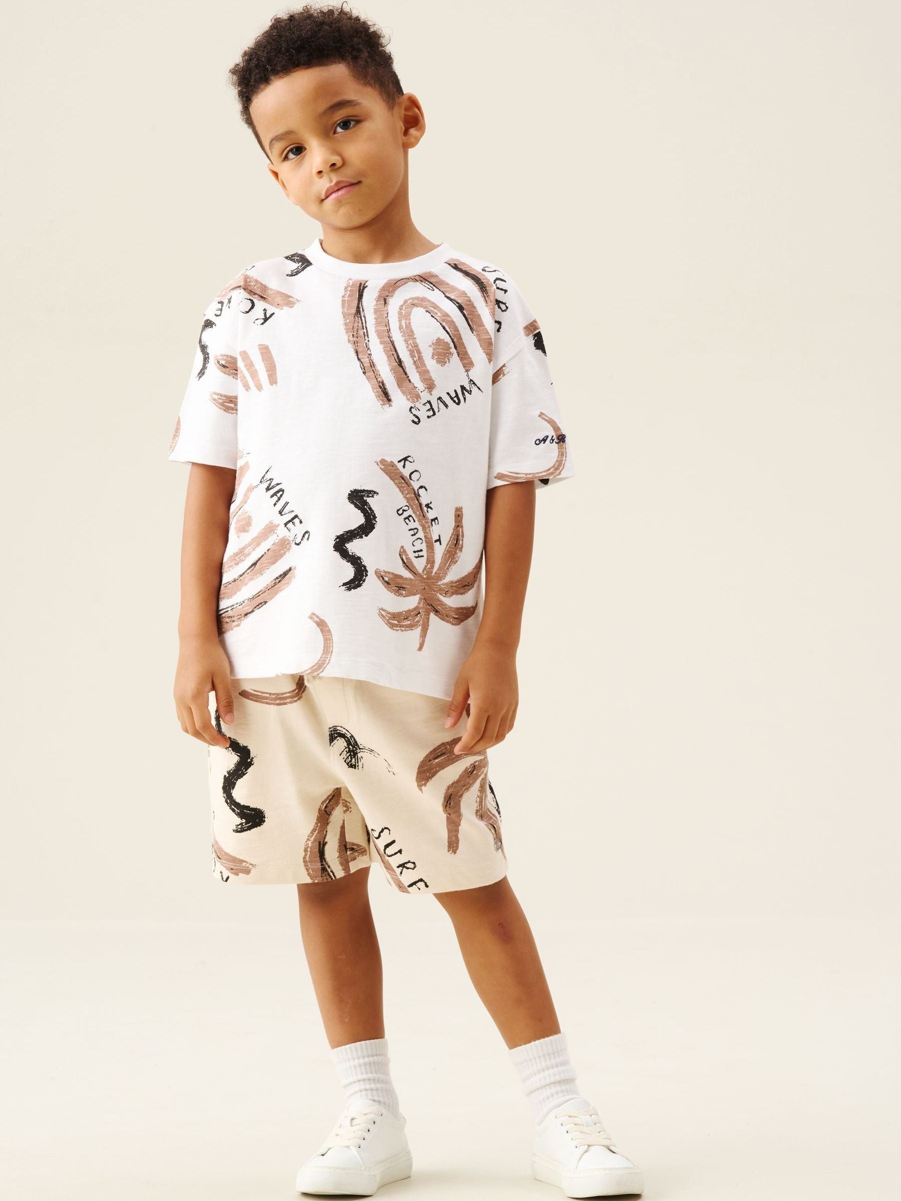 Dsiney Kidz - Angel & Rocket Cream Kylo Oversized Palm Print T-Shirt & Shorts Set image 4