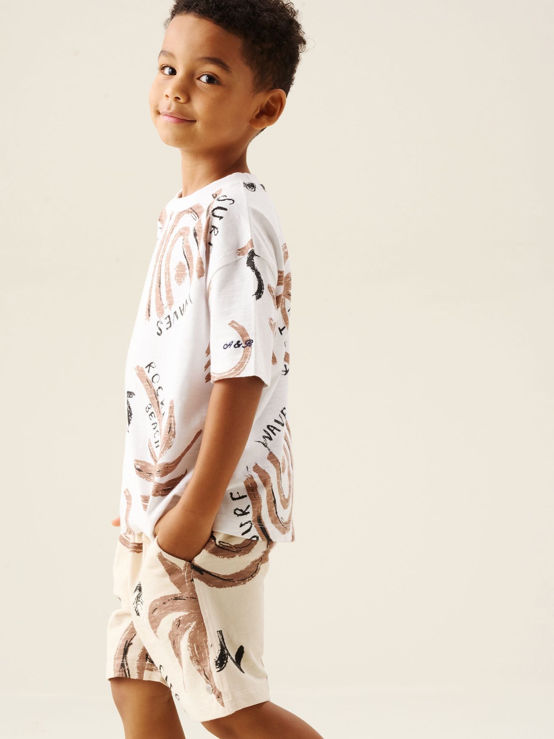 Dsiney Kidz - Angel & Rocket Cream Kylo Oversized Palm Print T-Shirt & Shorts Set image 5