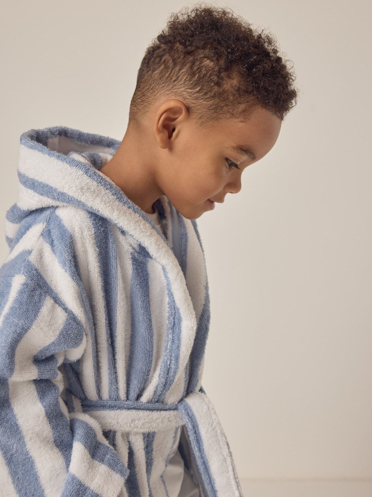 The White Company Blue Cotton Wide Stripe Towelling Robe image 4