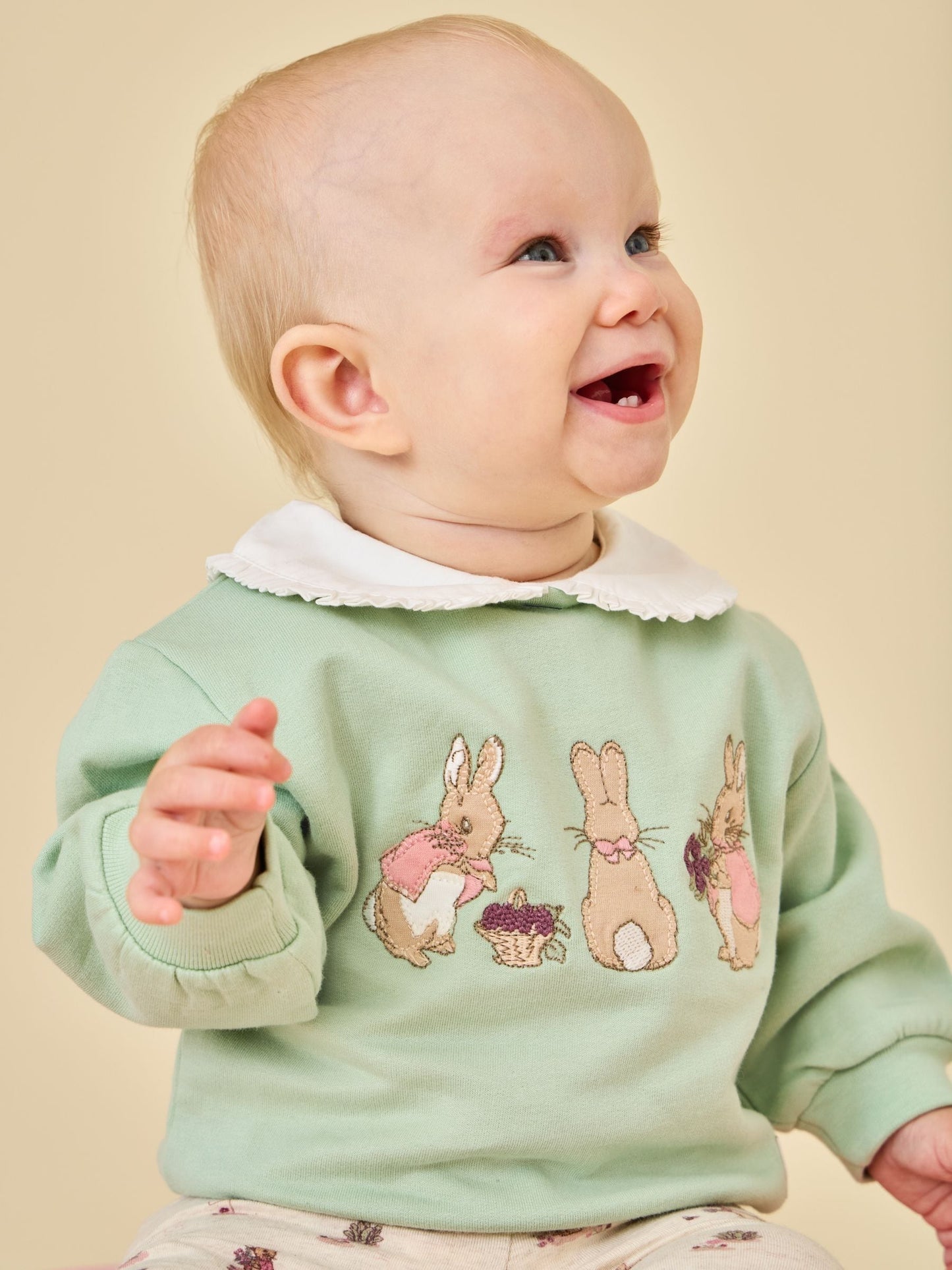 Dsiney Kidz - JoJo Maman Bébé Sage Green Floral Peter Rabbit™ Flopsy Sweatshirt & Legging Set image 1