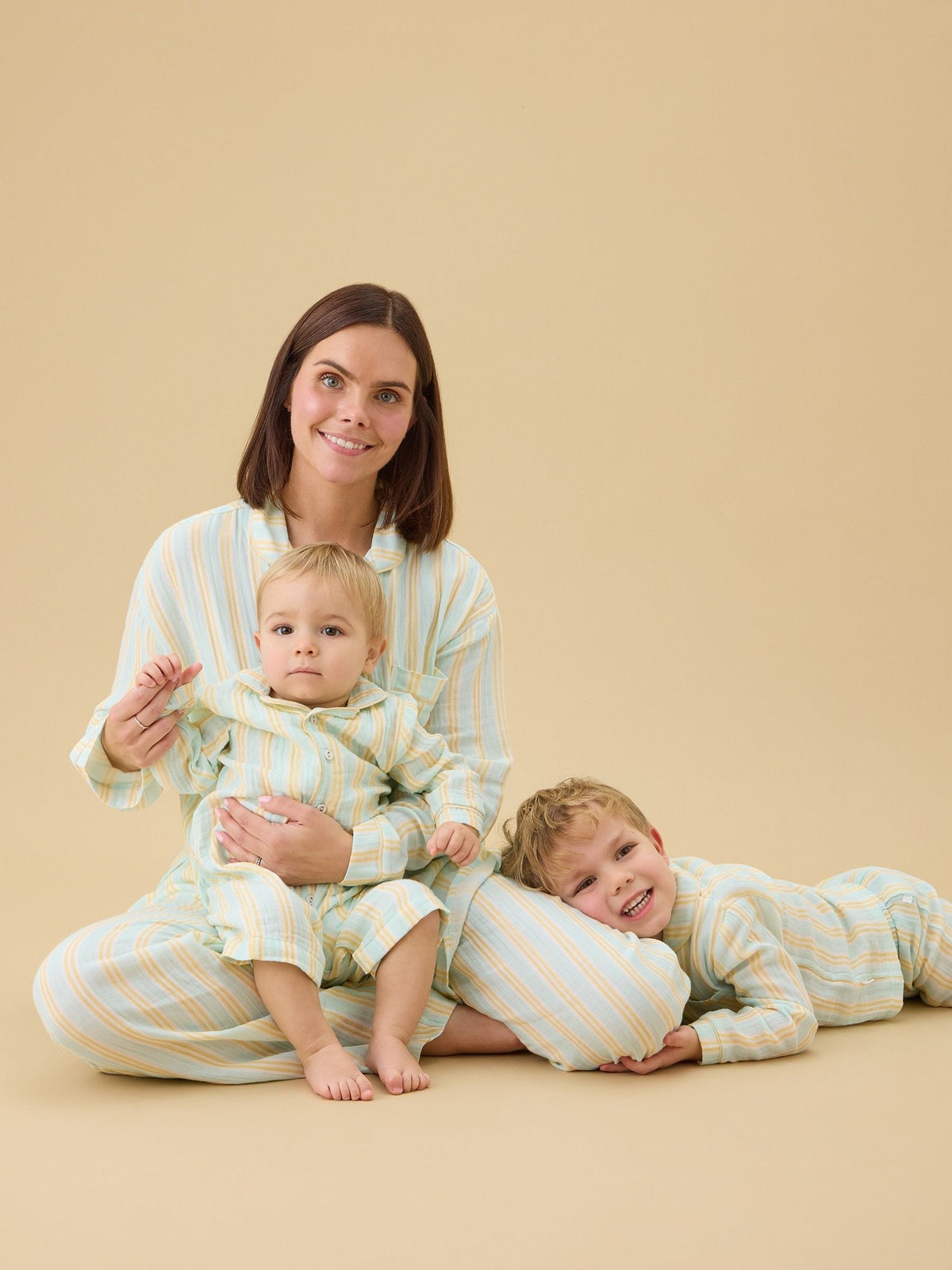 MORI Cream Stripe Pyjamas Set - image 3