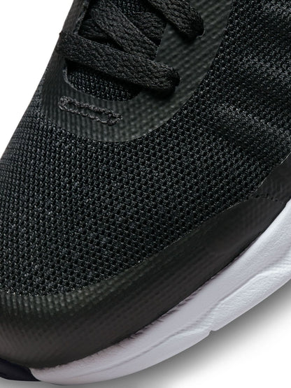 Nike Black White Junior Air Max Invigor Trainers - image 6